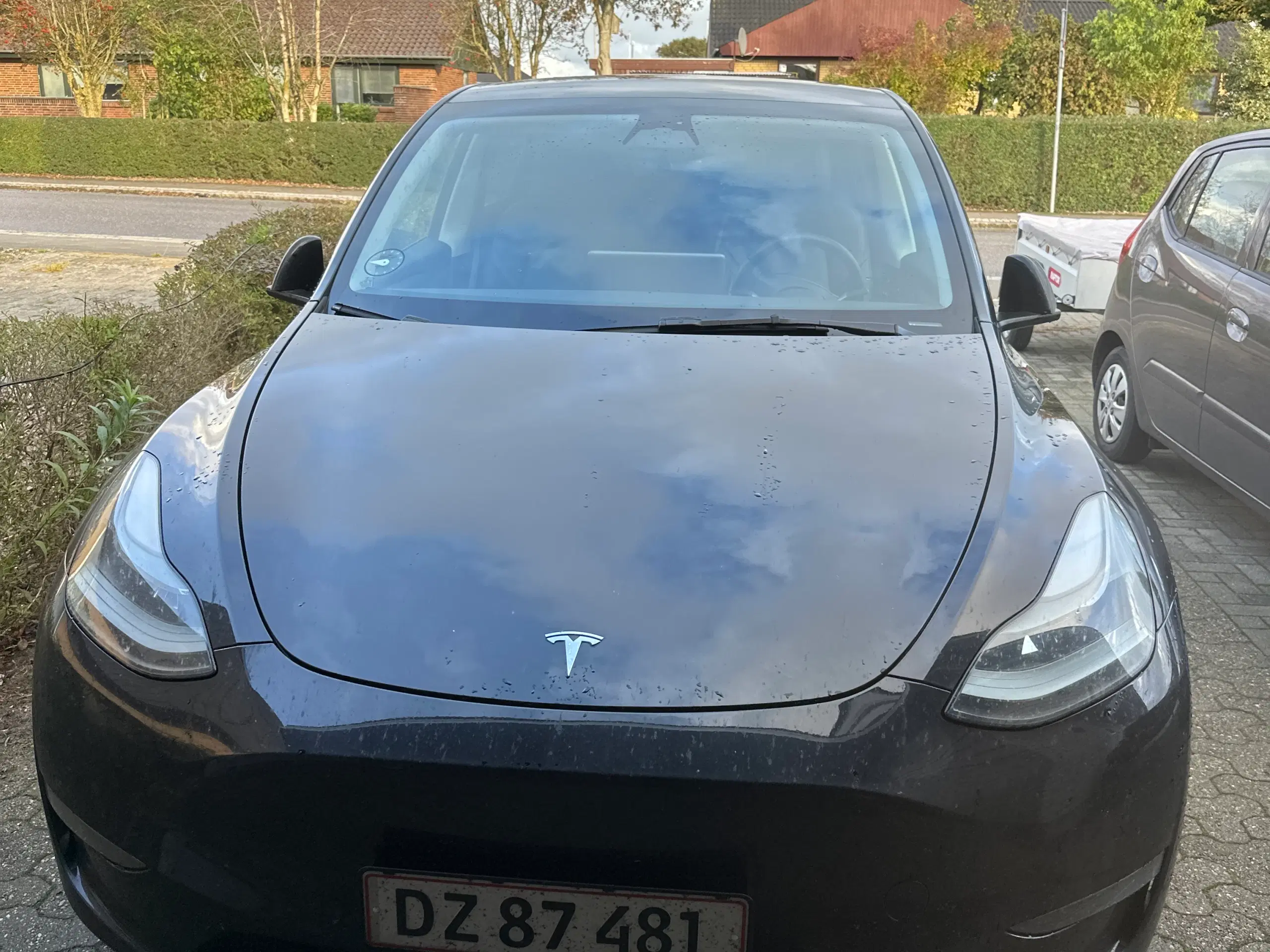 Tesla Model Y LR sælges