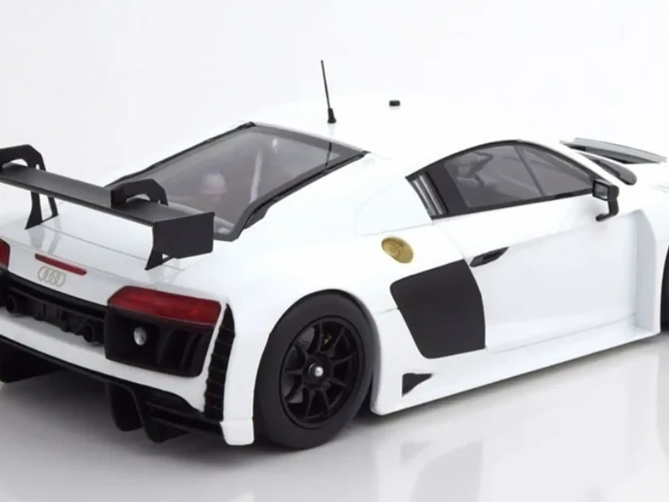 1:18 Audi R8 LMS Ultra Plain Body 2015