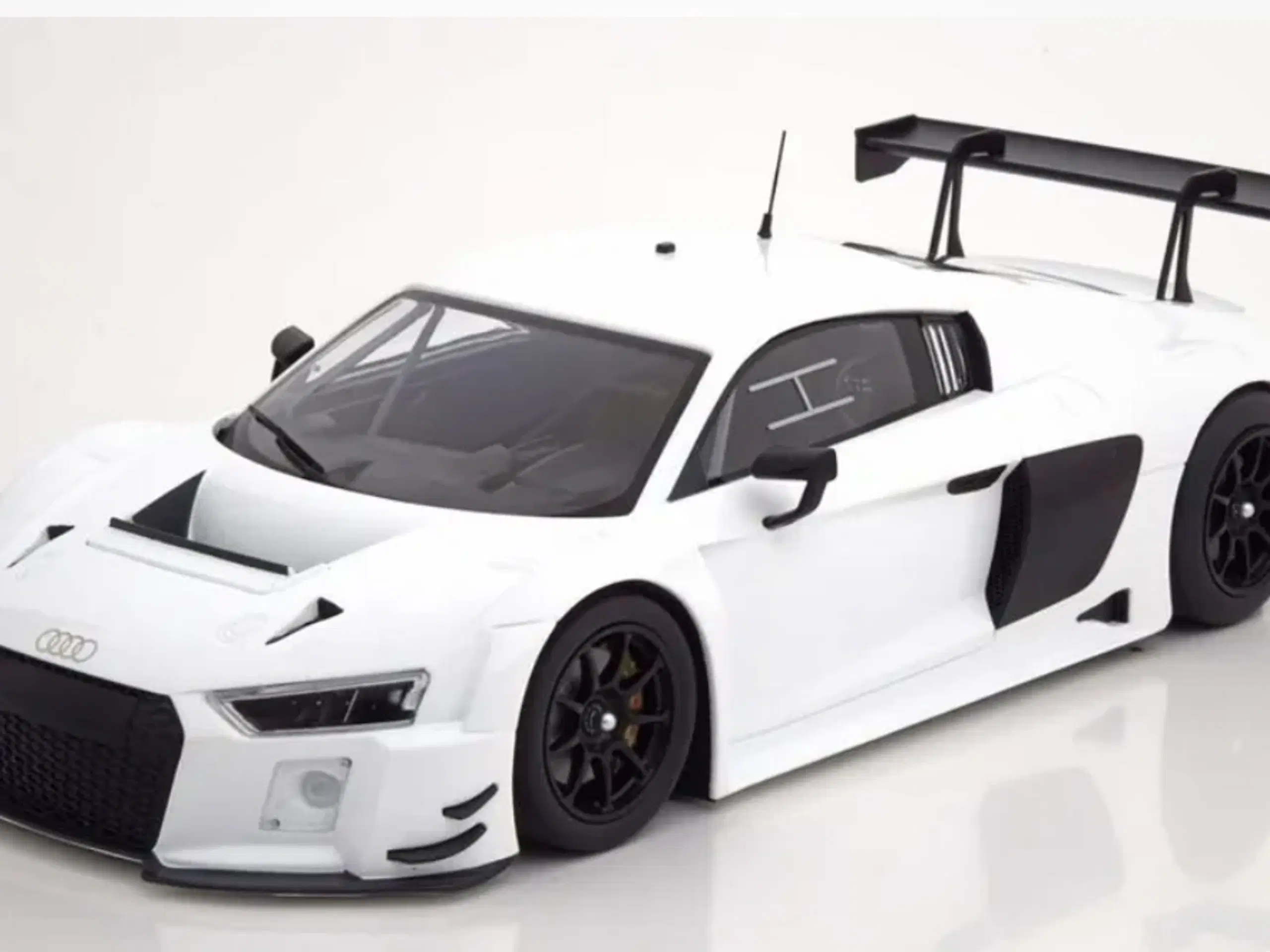 1:18 Audi R8 LMS Ultra Plain Body 2015