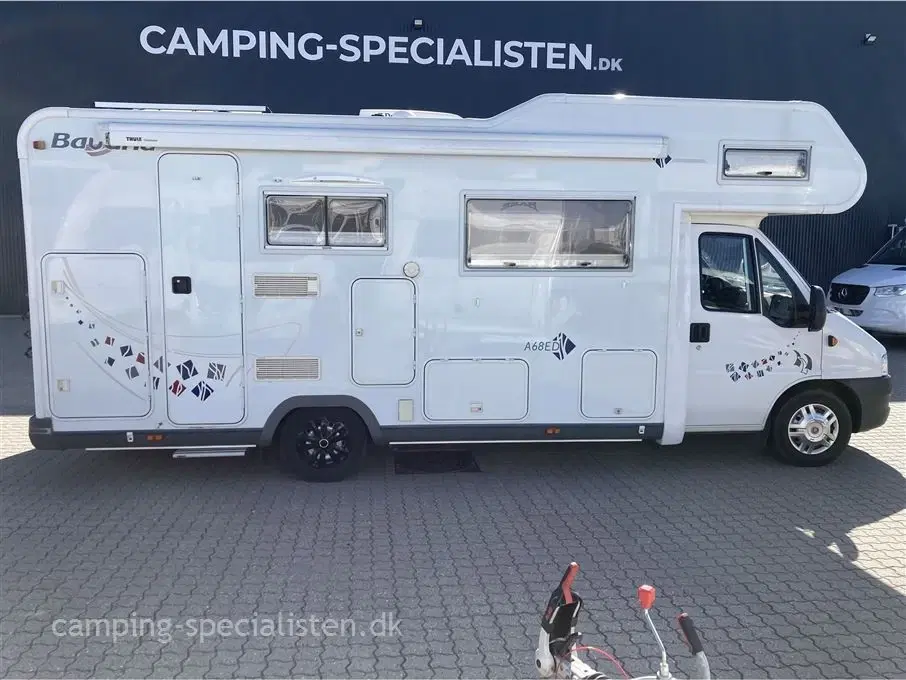 2005 - Bavaria A68ED Alkove   AFHENTNINGSTILBUD - Meget velholdt Bavaria A68 ED fra 2005 - Kan nu opleves hos Camping-Specialisten i Silkeborg