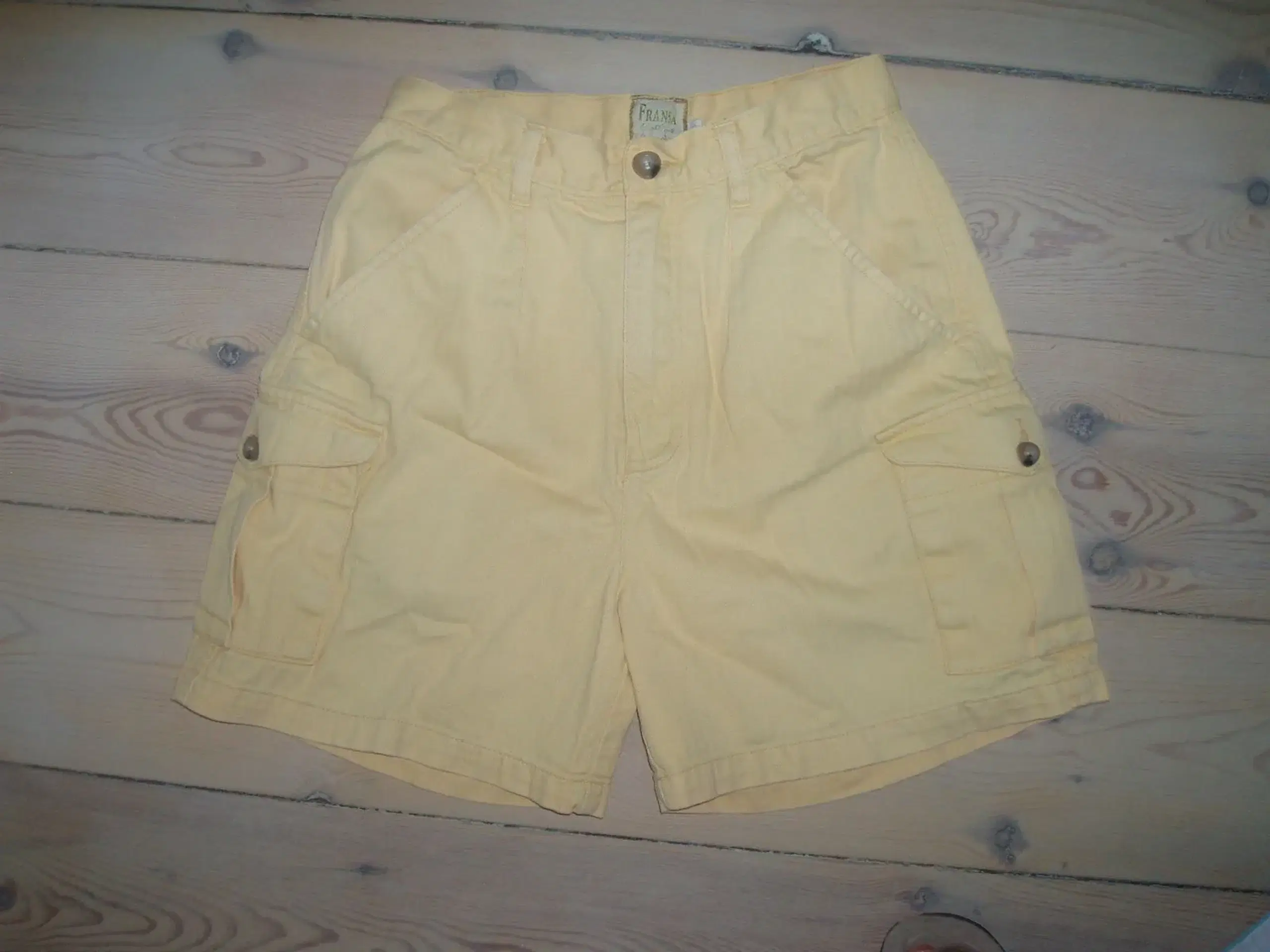 Gule Fransa shorts str 36