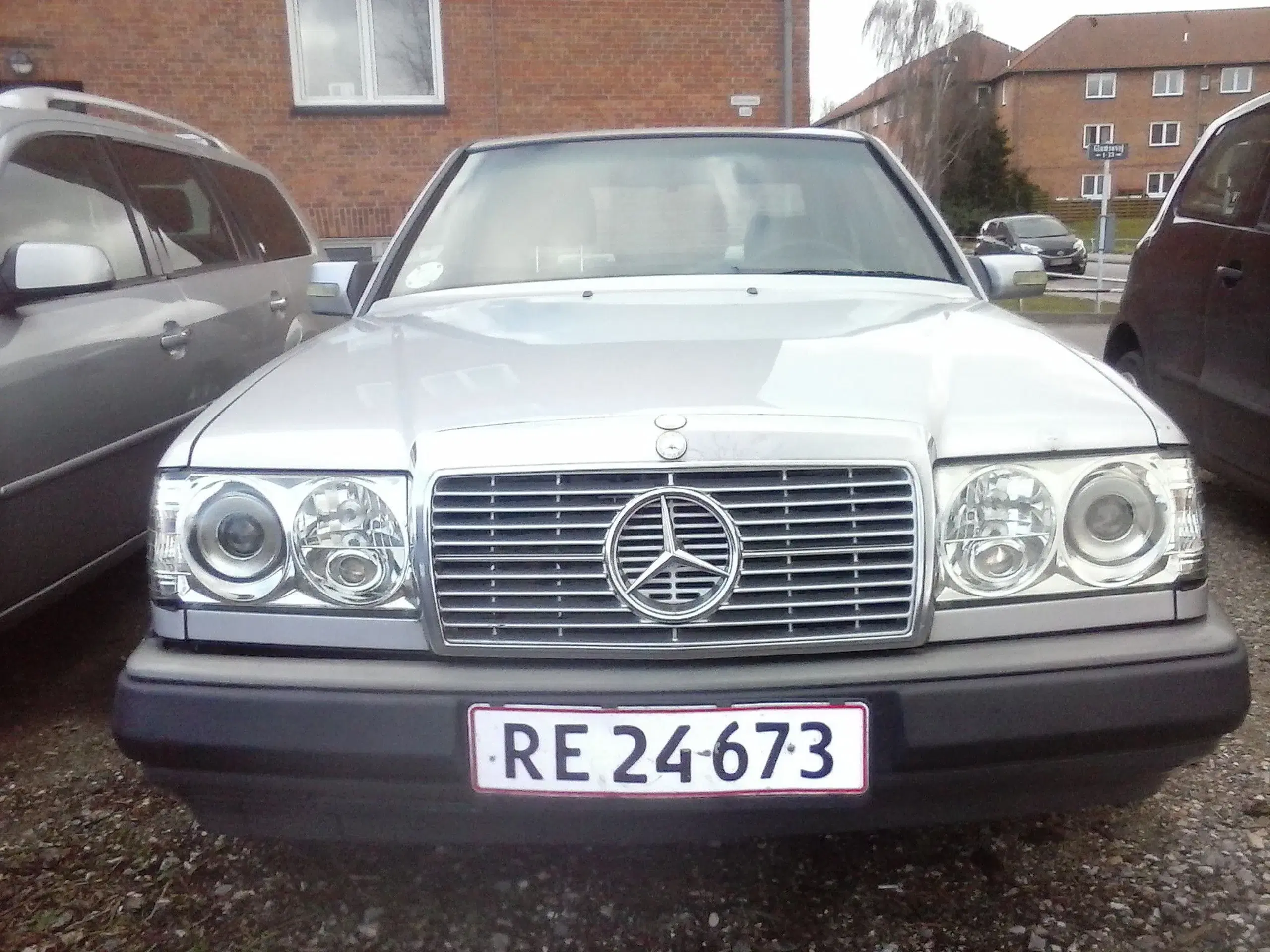 Mercedes Benz 260 E årg´86