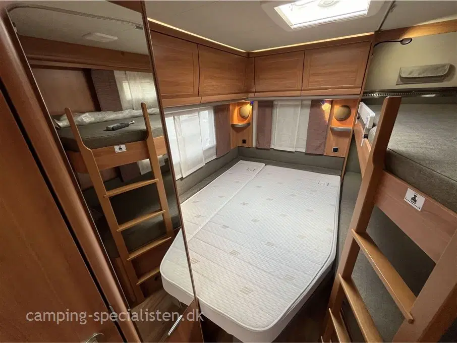 2015 - Hymer Nova SL 595   Hymer Eriba Nova SL 595 2015 m Alde centralvarme - Se den nu hos Camping-Specialistendk