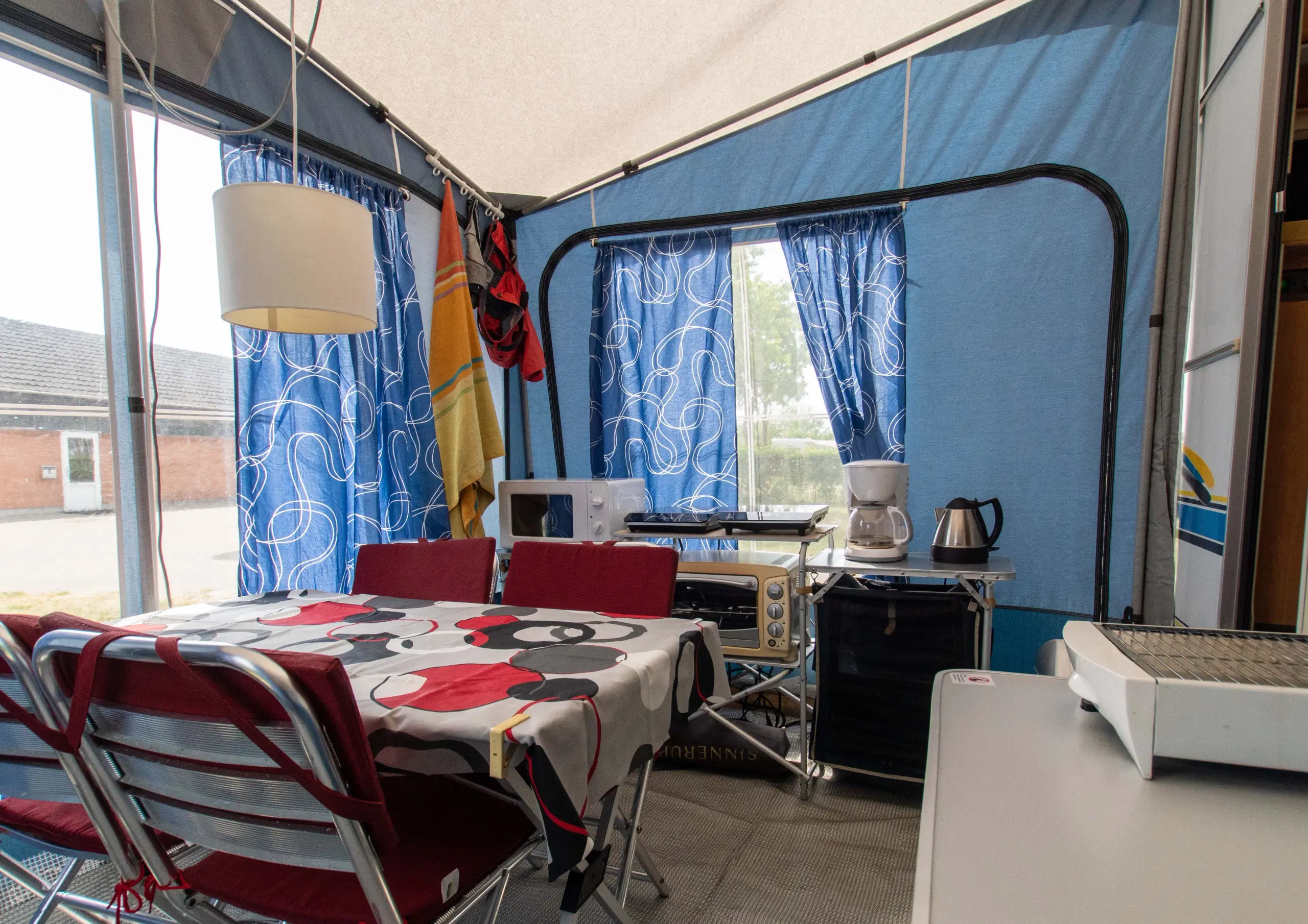 Campingvogn klar med alt til ferien også 12 volt