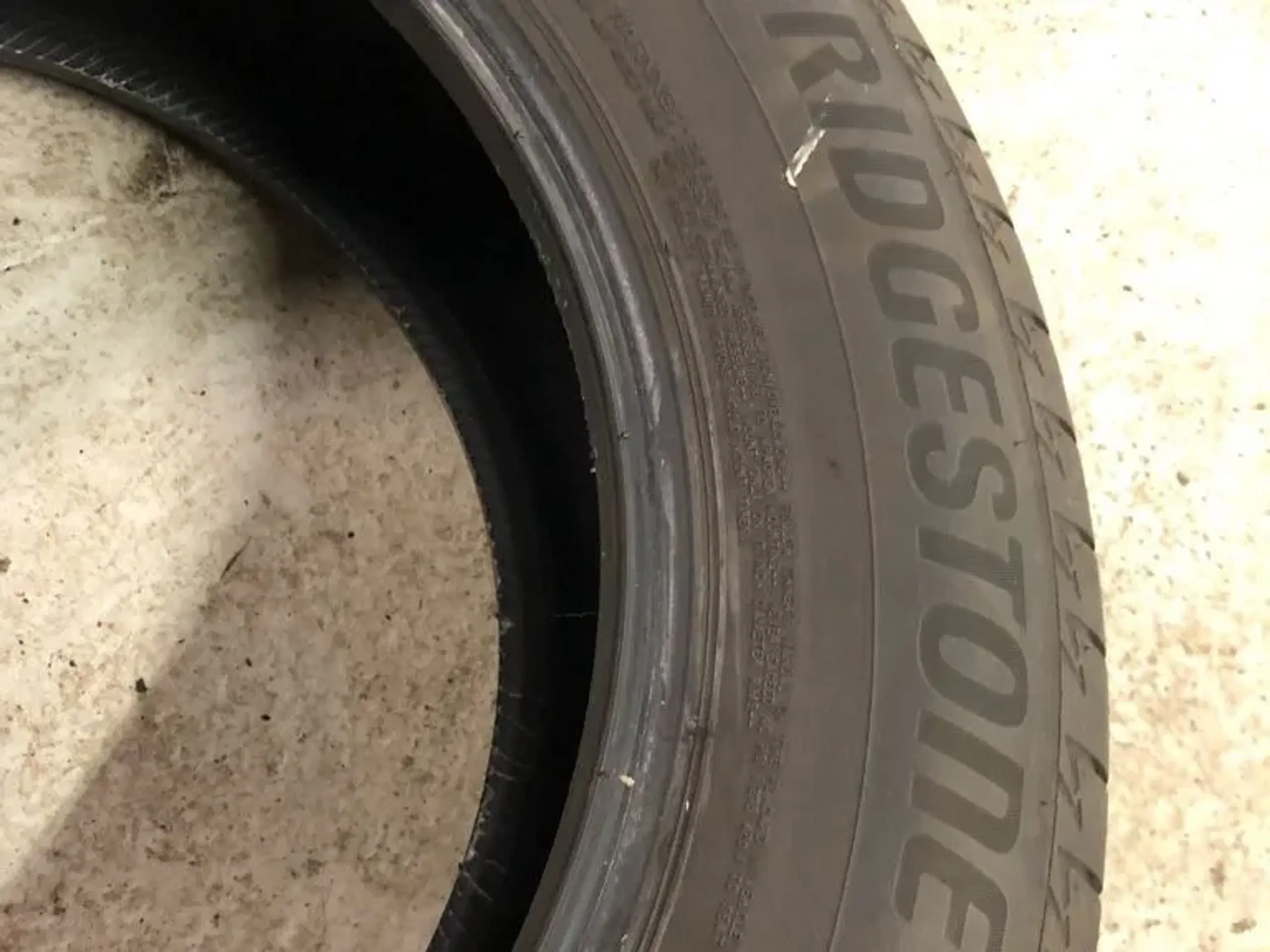 Bridgestone dæk sælges