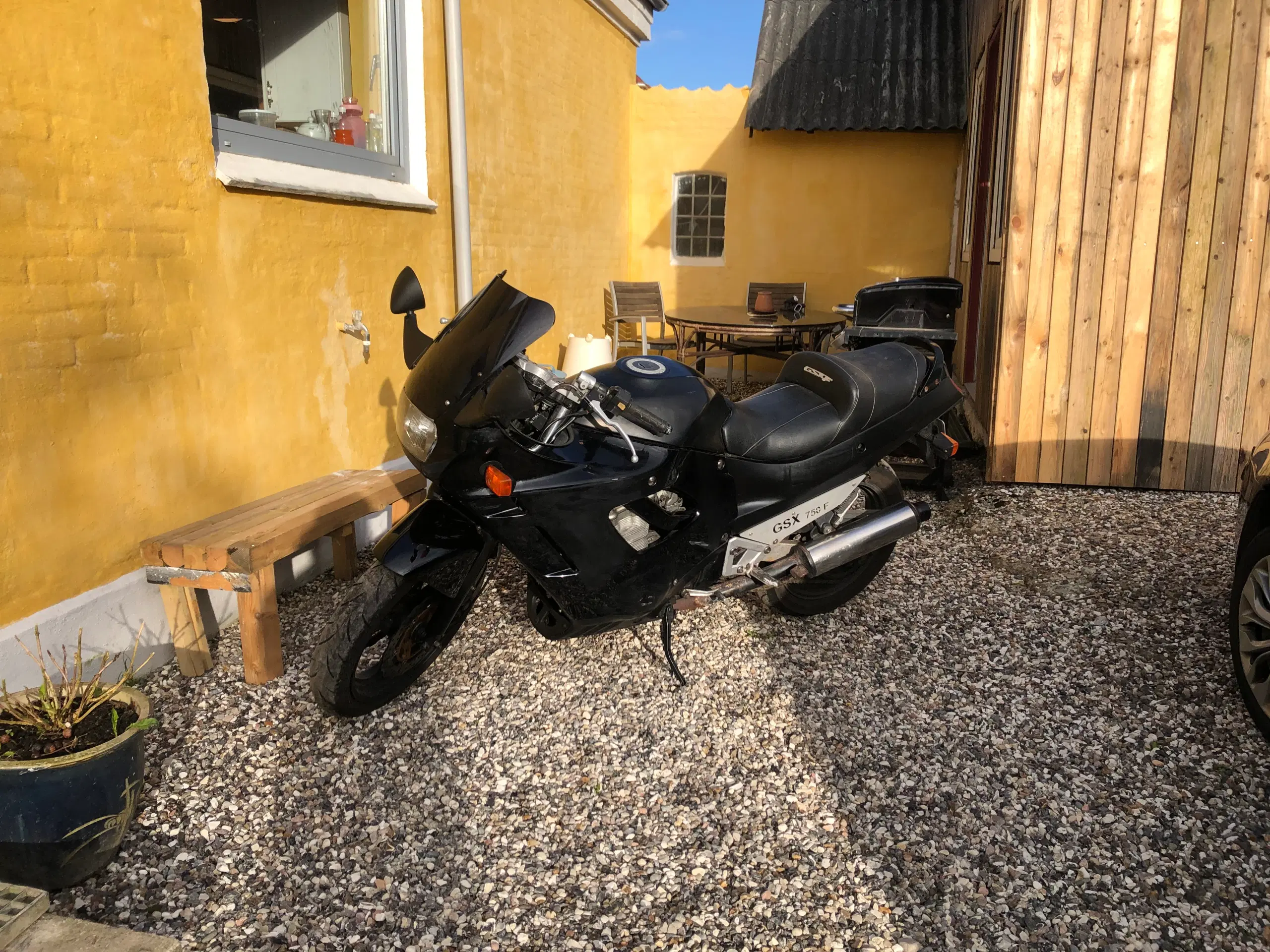 Suzuki gsx 750F