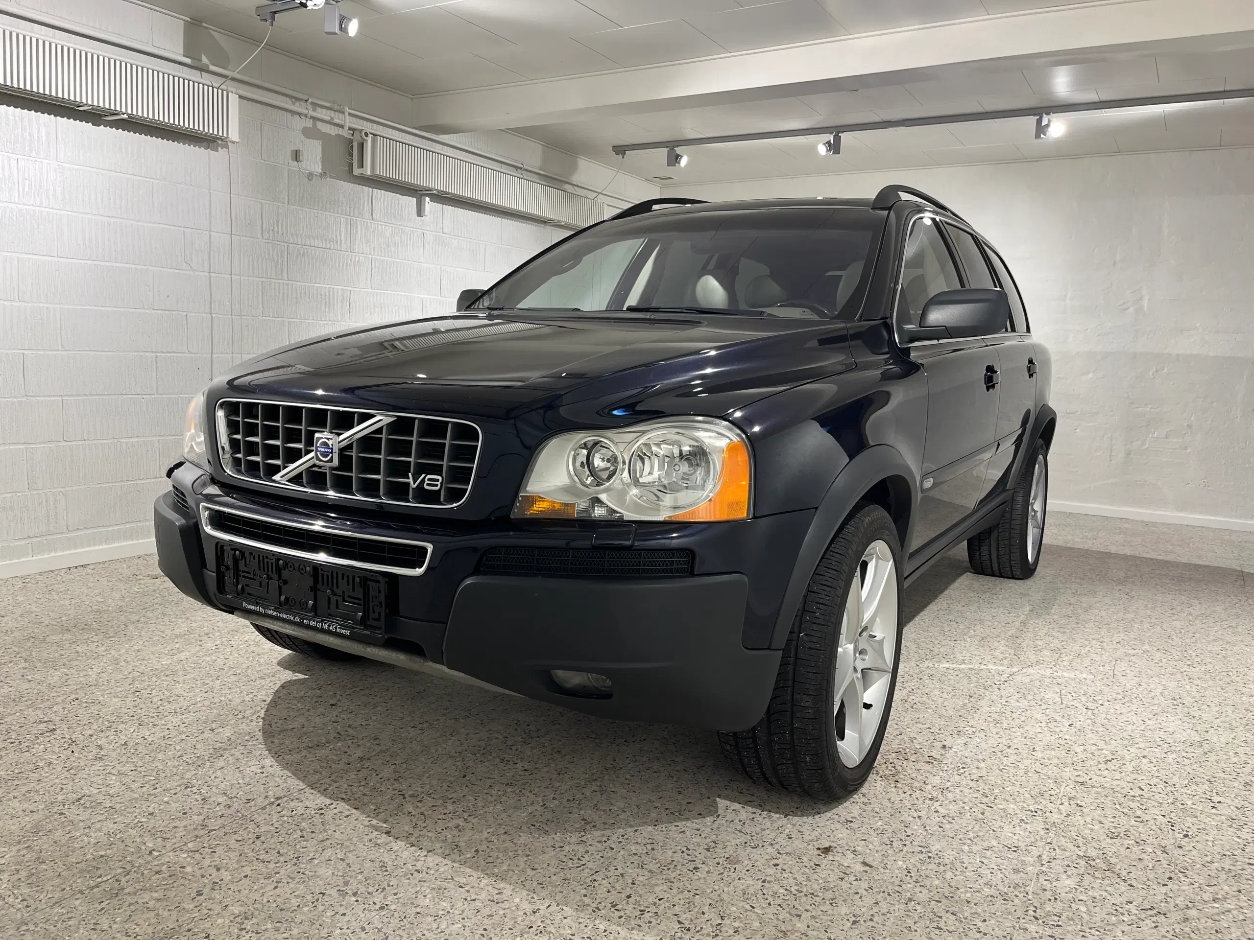 Volvo XC90 V8