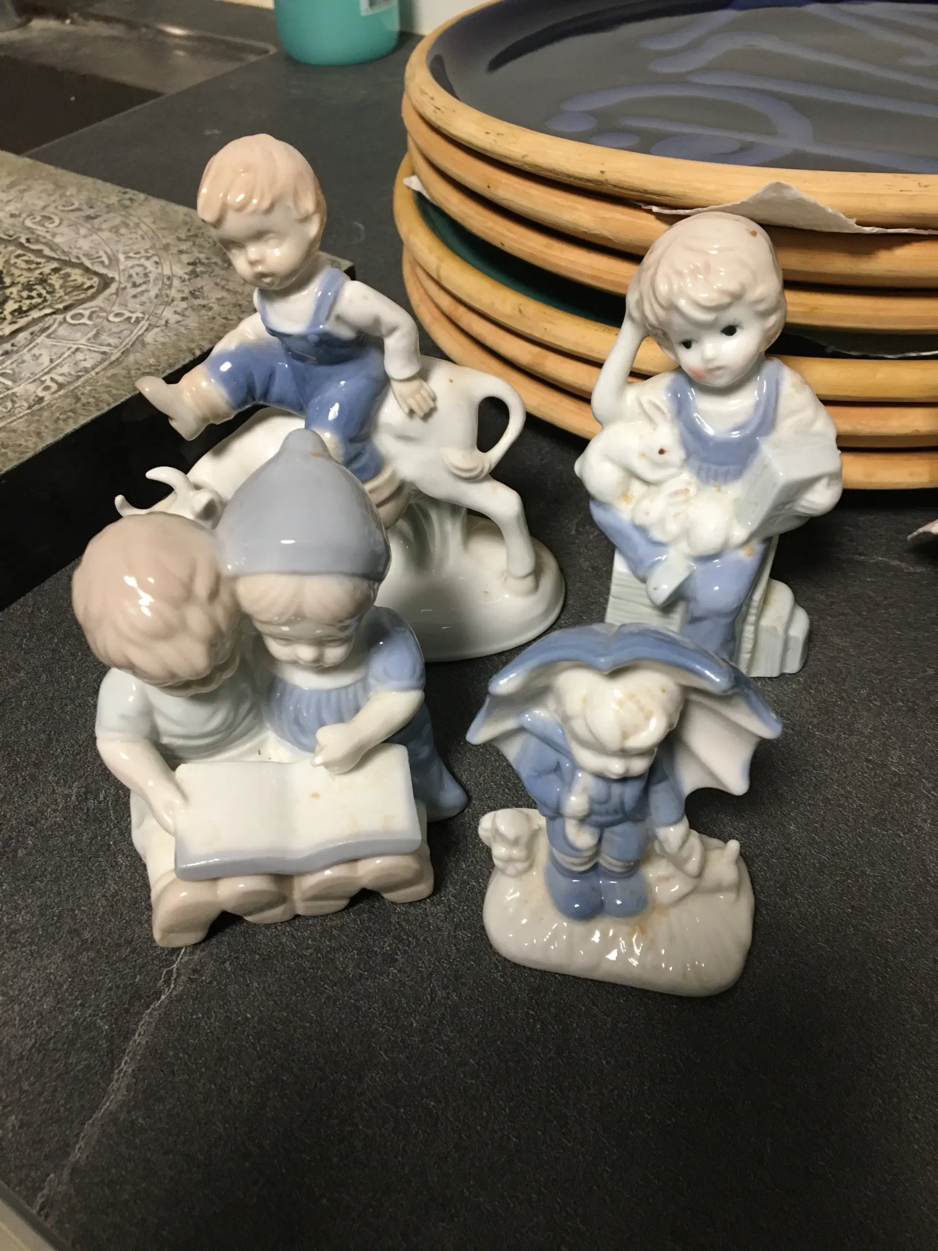 4 stk porcelænsfigura