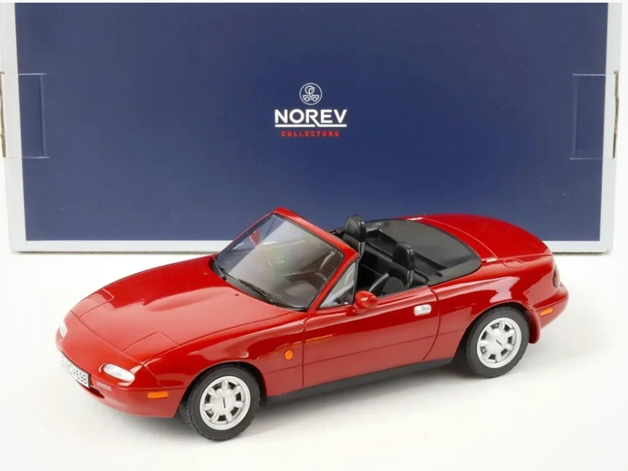 1:18 Mazda MX-5 med hardtop 1989