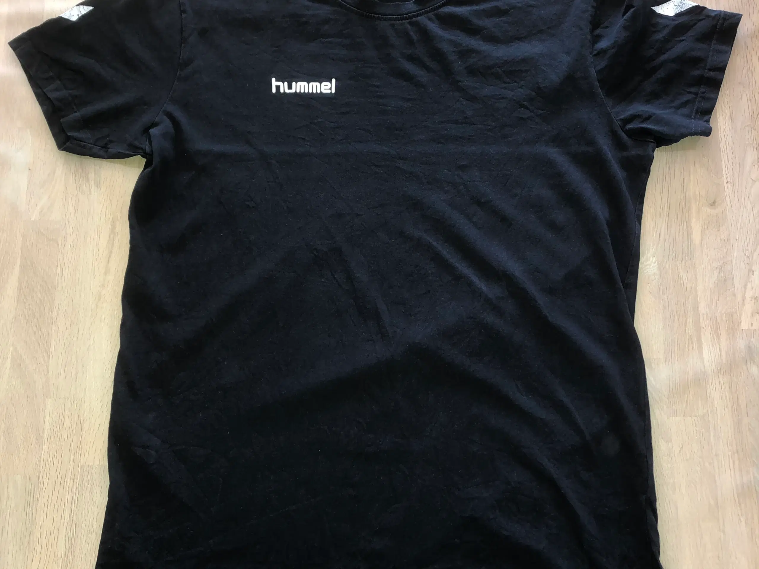 Sort Hummel t-shirt str L