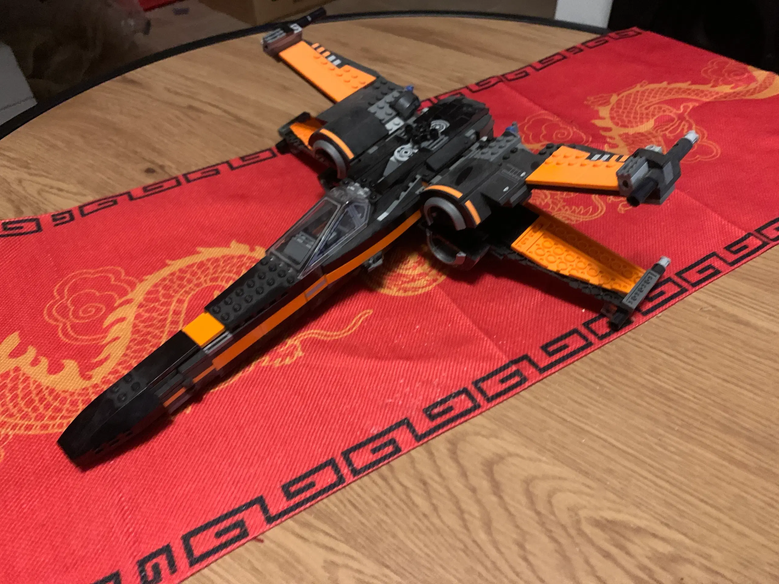 Poe's X-Wing Fighter 75102