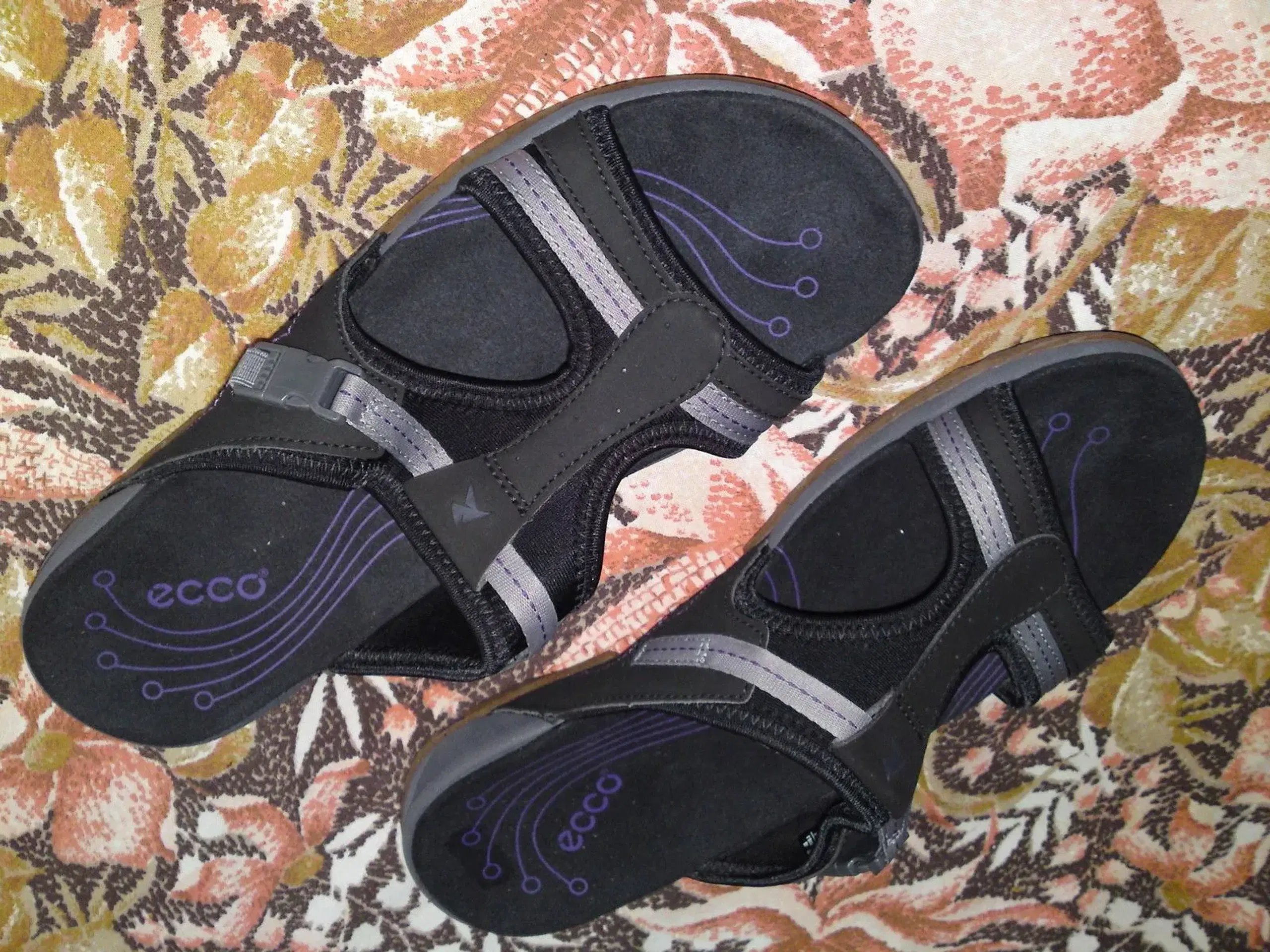 Ecco sandal