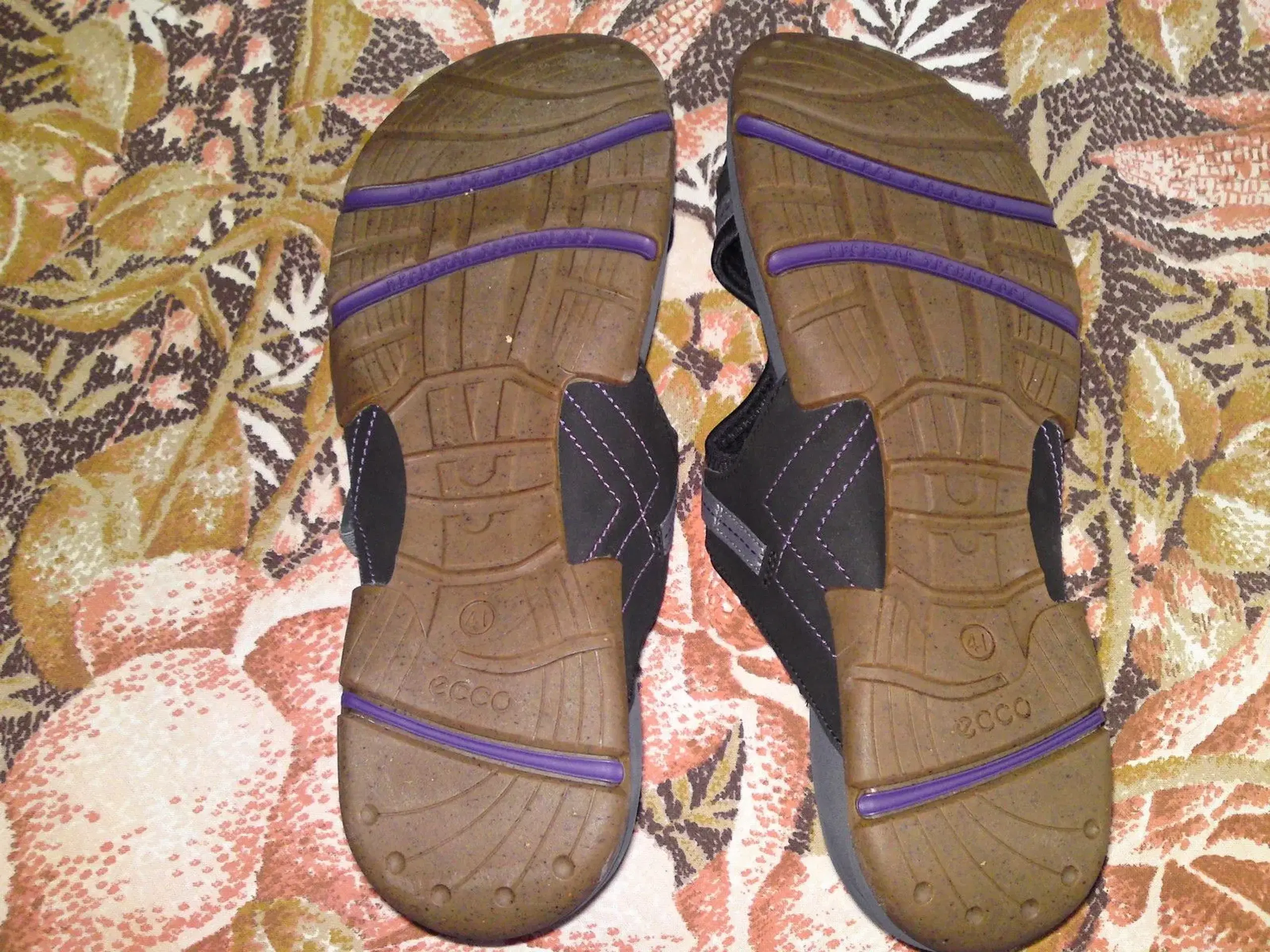 Ecco sandal