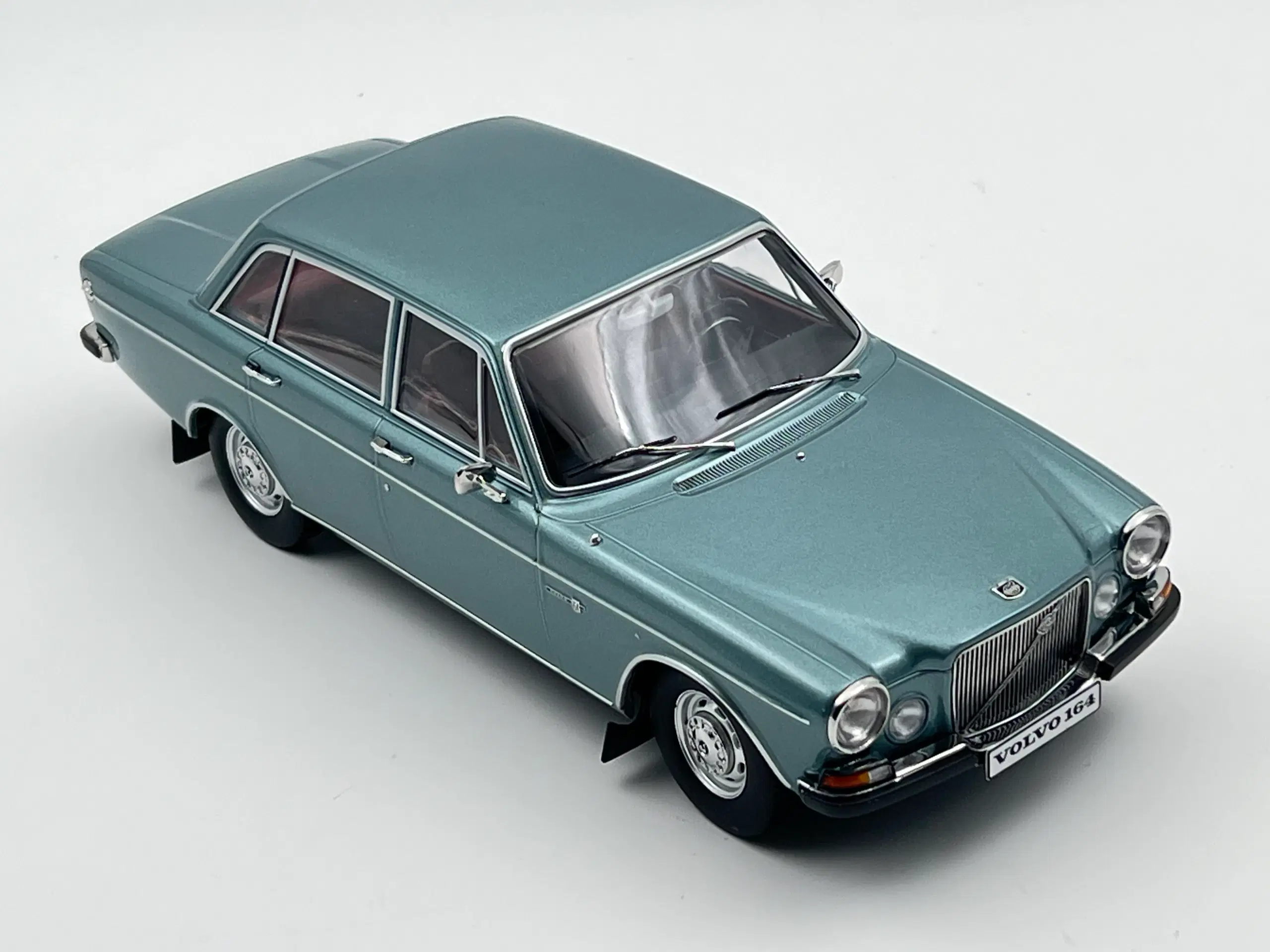 1969 Volvo 164 1:18