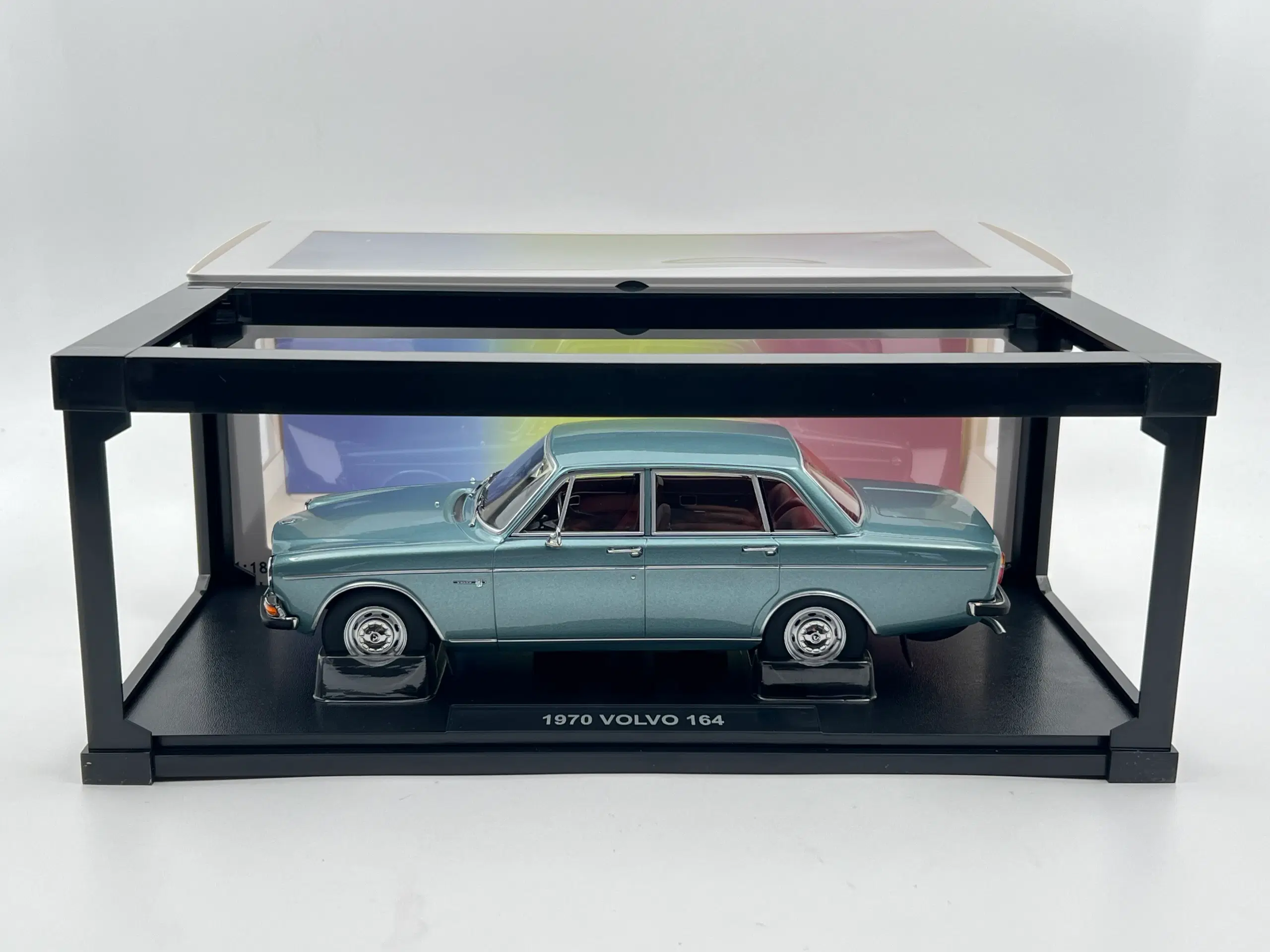 1969 Volvo 164 1:18