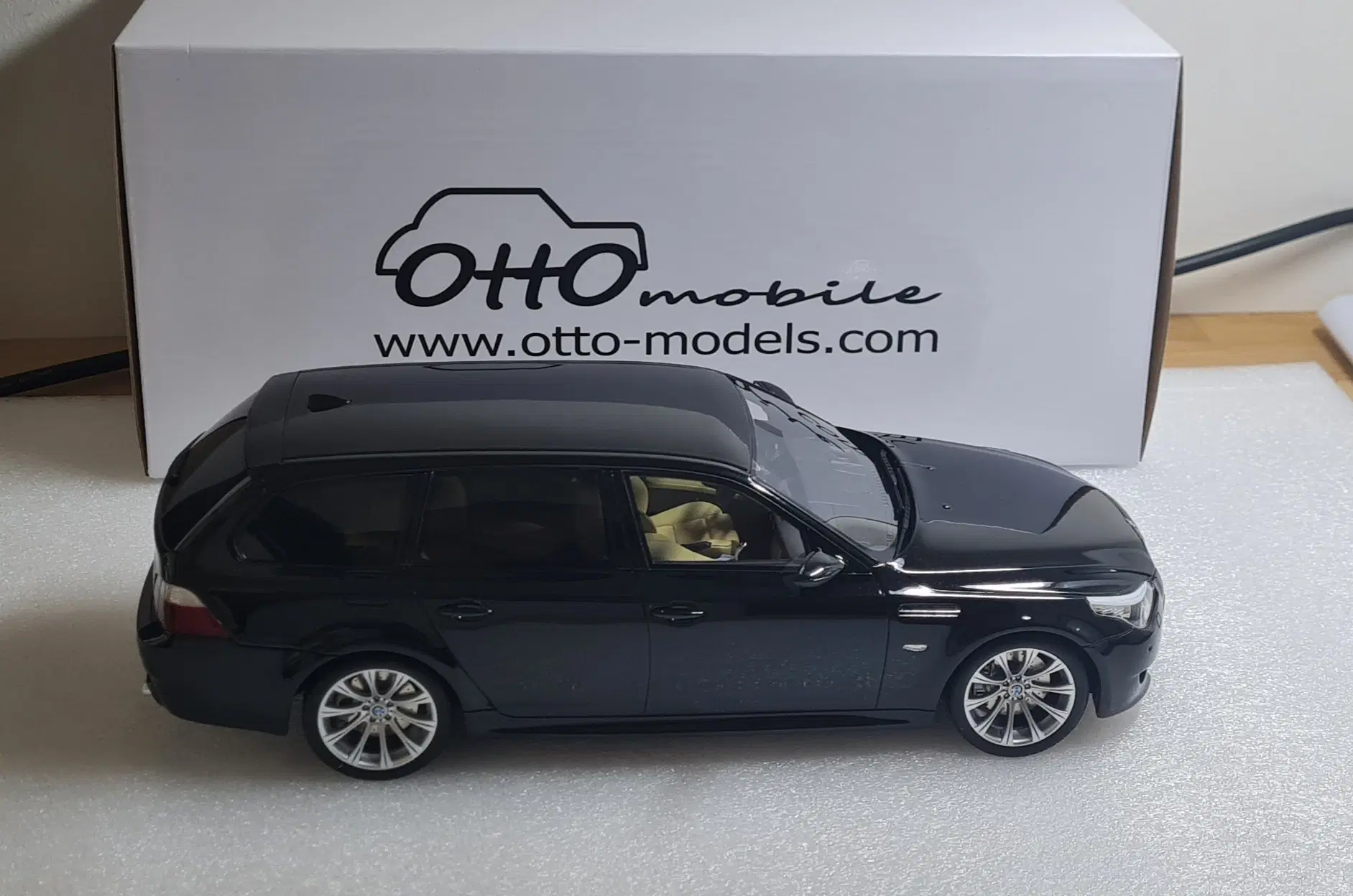 1:18 BMW M5 E61 Touring ottomobile