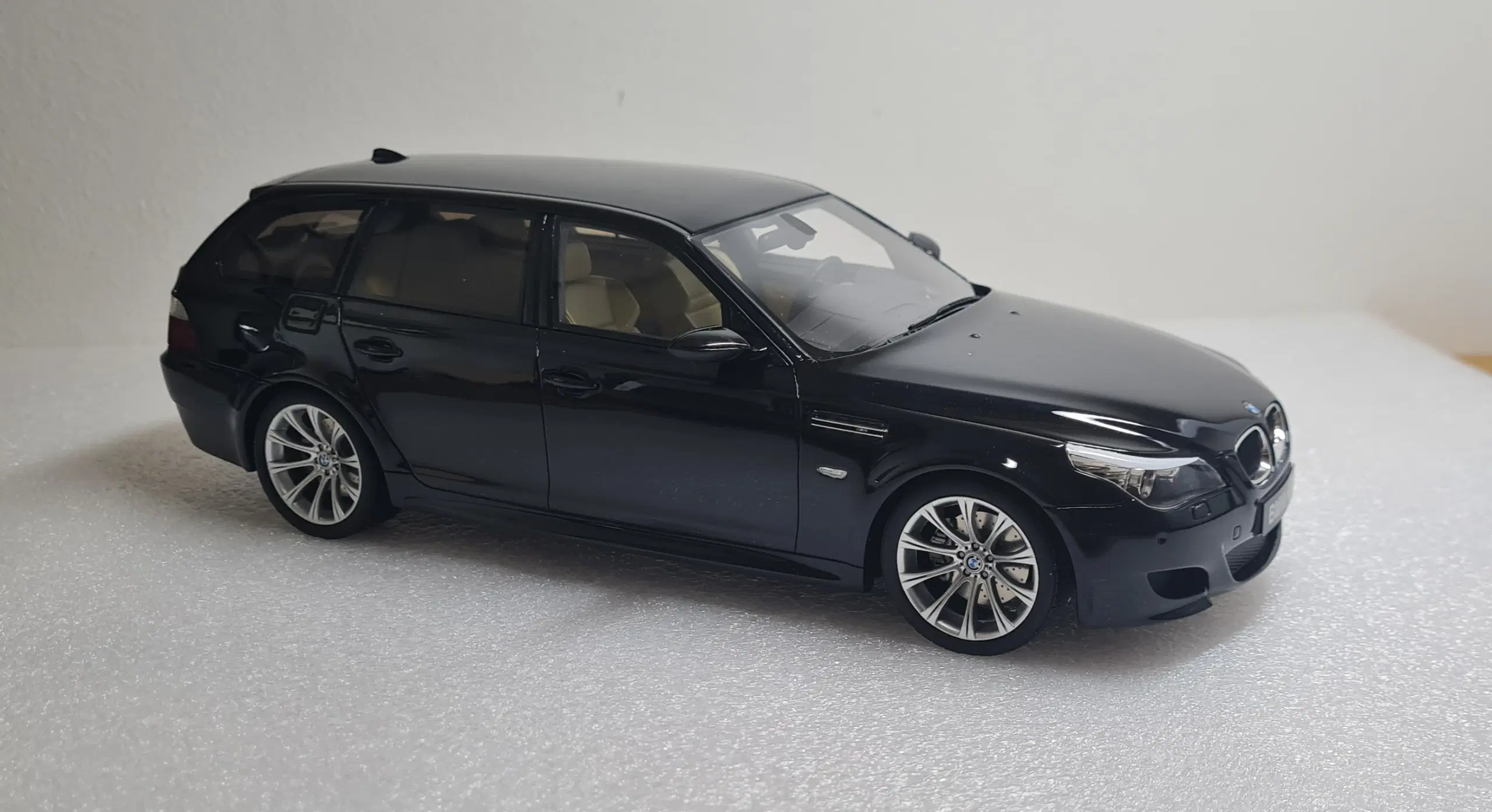 1:18 BMW M5 E61 Touring ottomobile