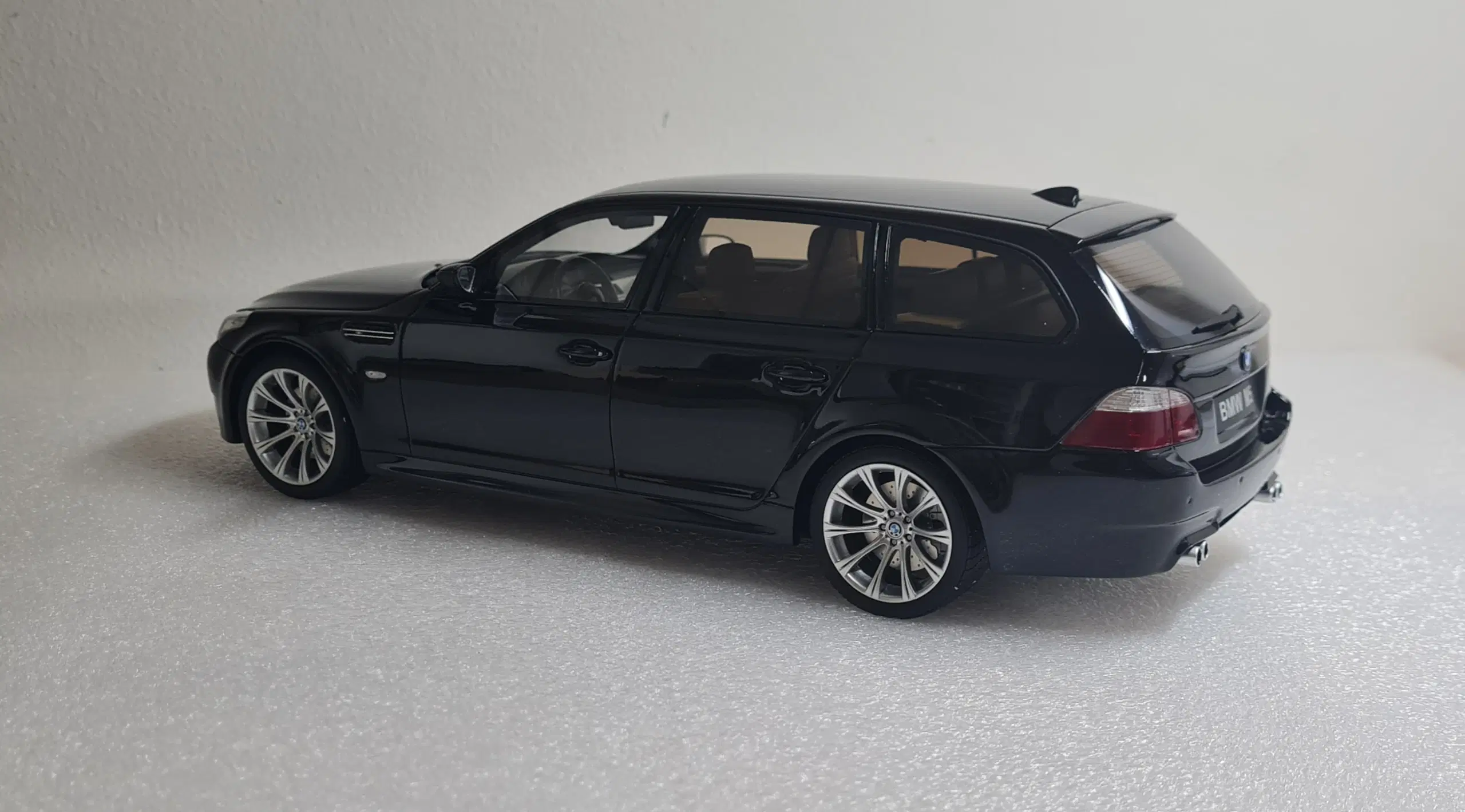 1:18 BMW M5 E61 Touring ottomobile