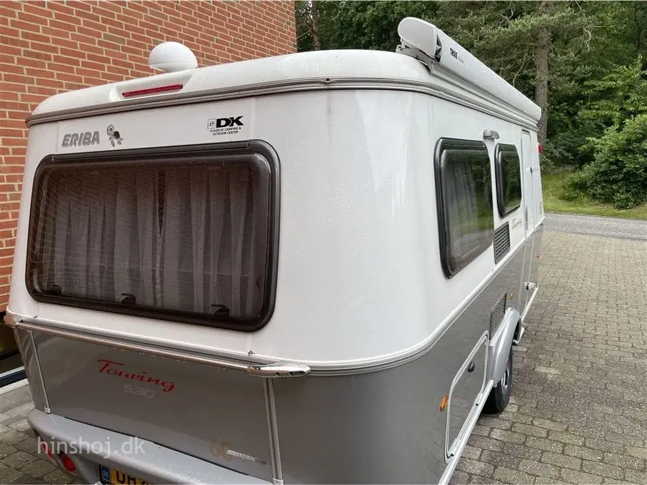 2019 - Eriba Touring Troll 530   Lækker rejsevogn med tværvendt dobbeltseng og boksmarkise fra Hinshøj Caravan