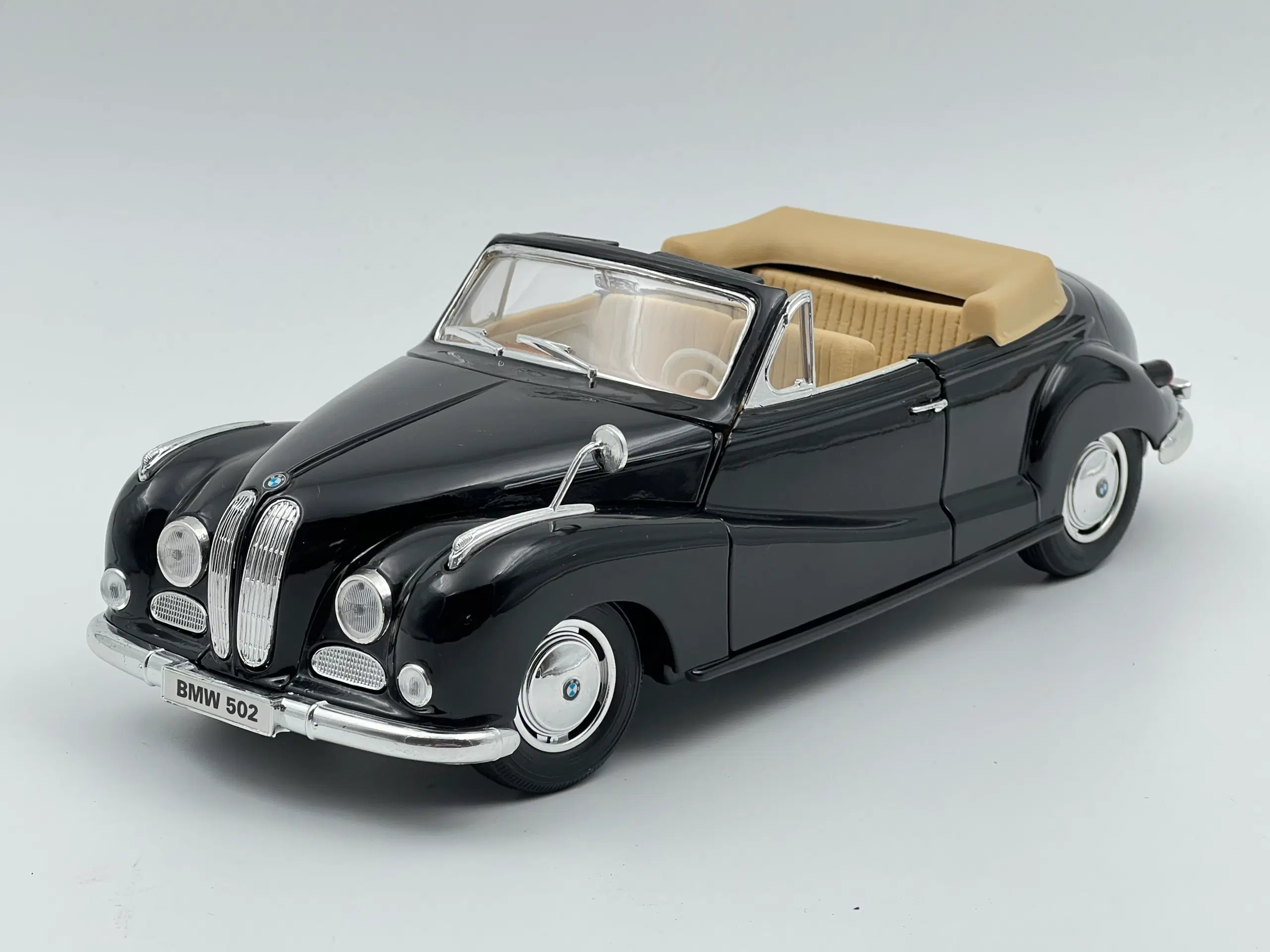 1955 BMW 502 V8 Baur-Cabriolet 1:18