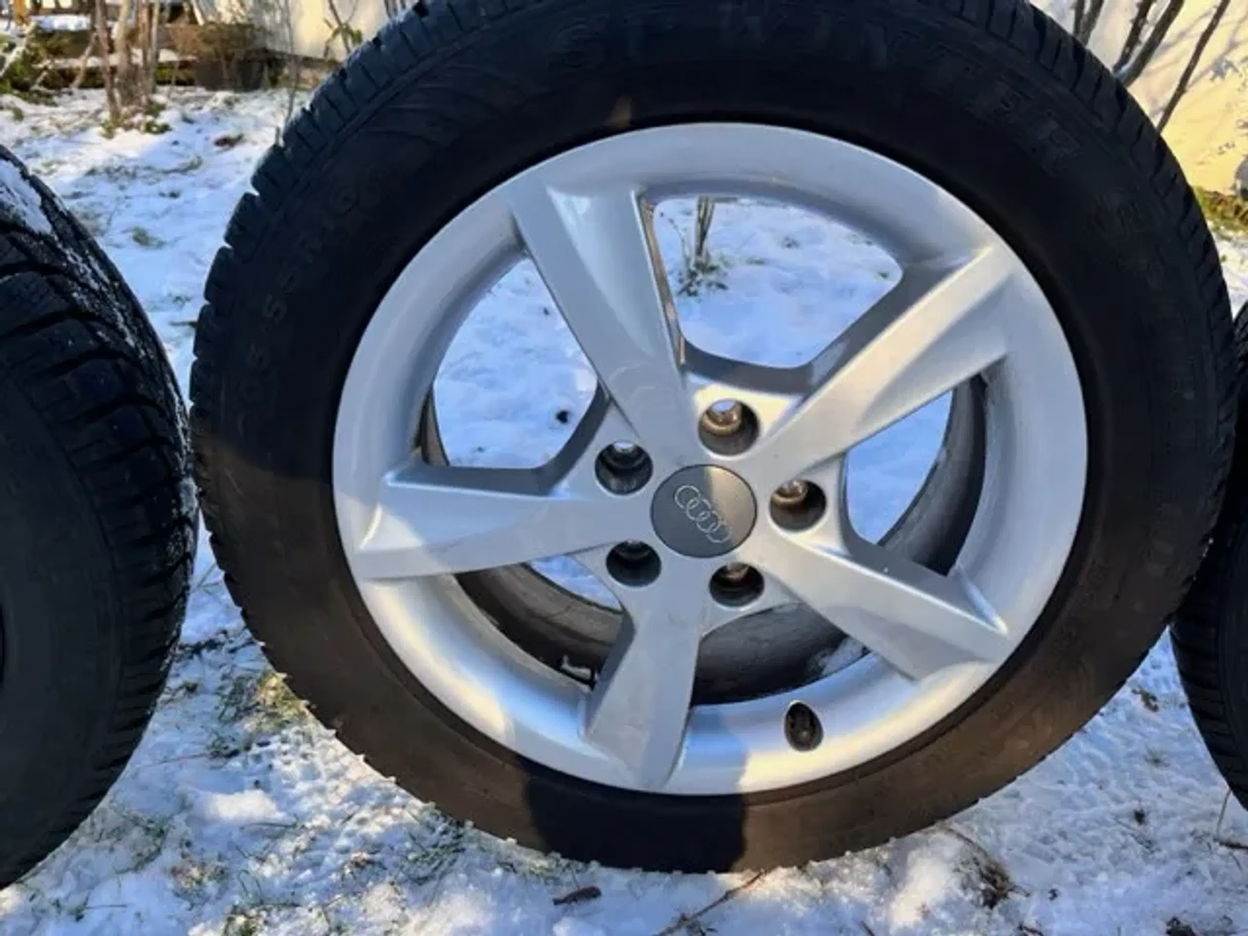 16" org. Audi A3 alufælge med vinterdæk