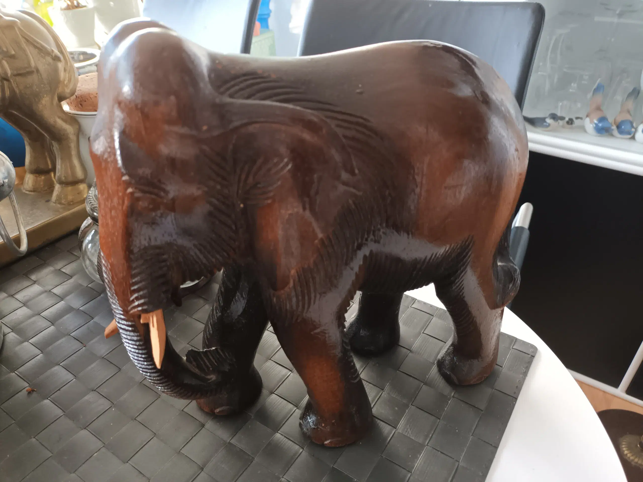 STOR GAMMEL Antik Håndlavet Træ Elefant 25x25 cm