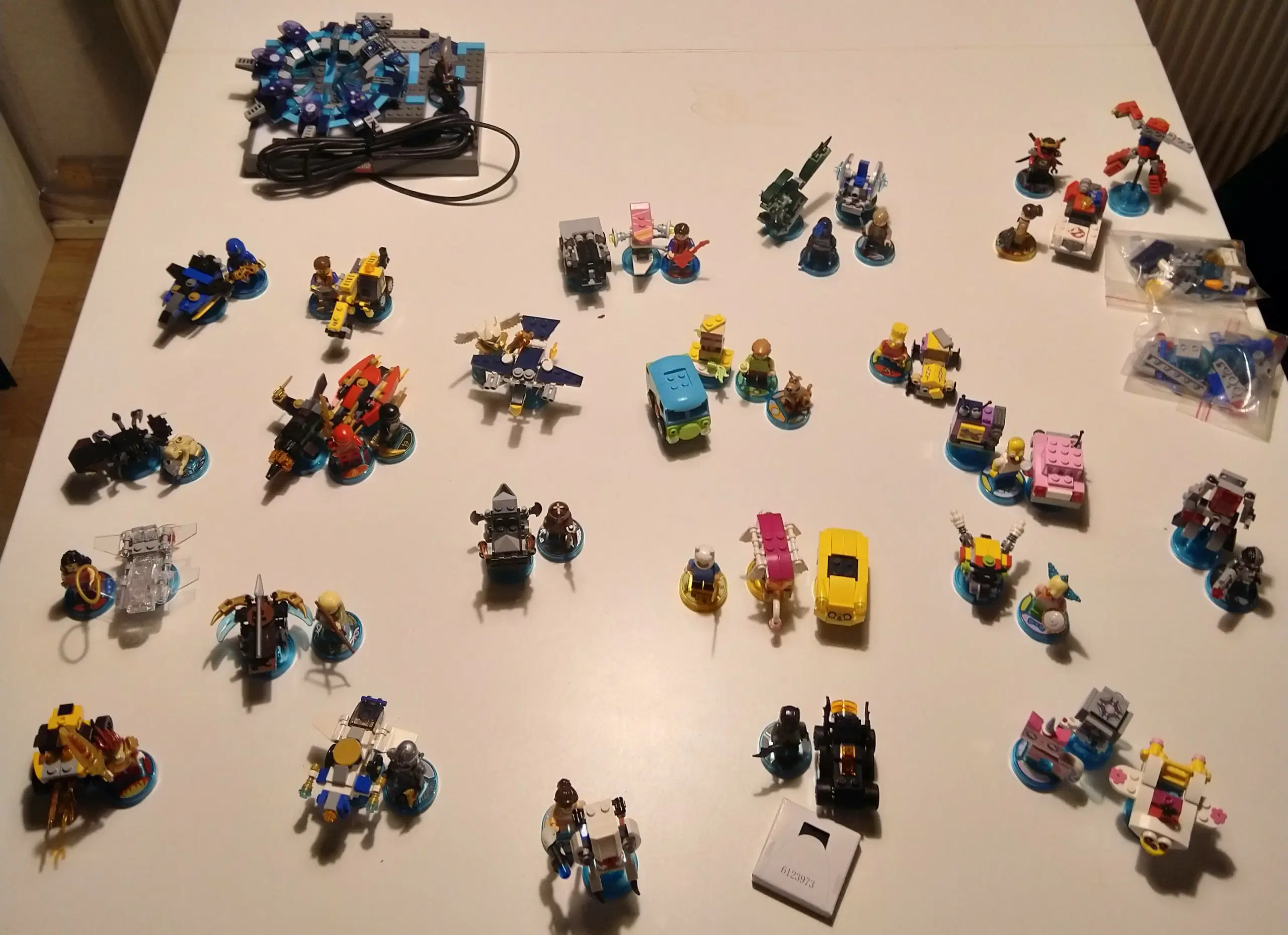 Lego Dimensions Startsæt + 25 tilbehørs sæt