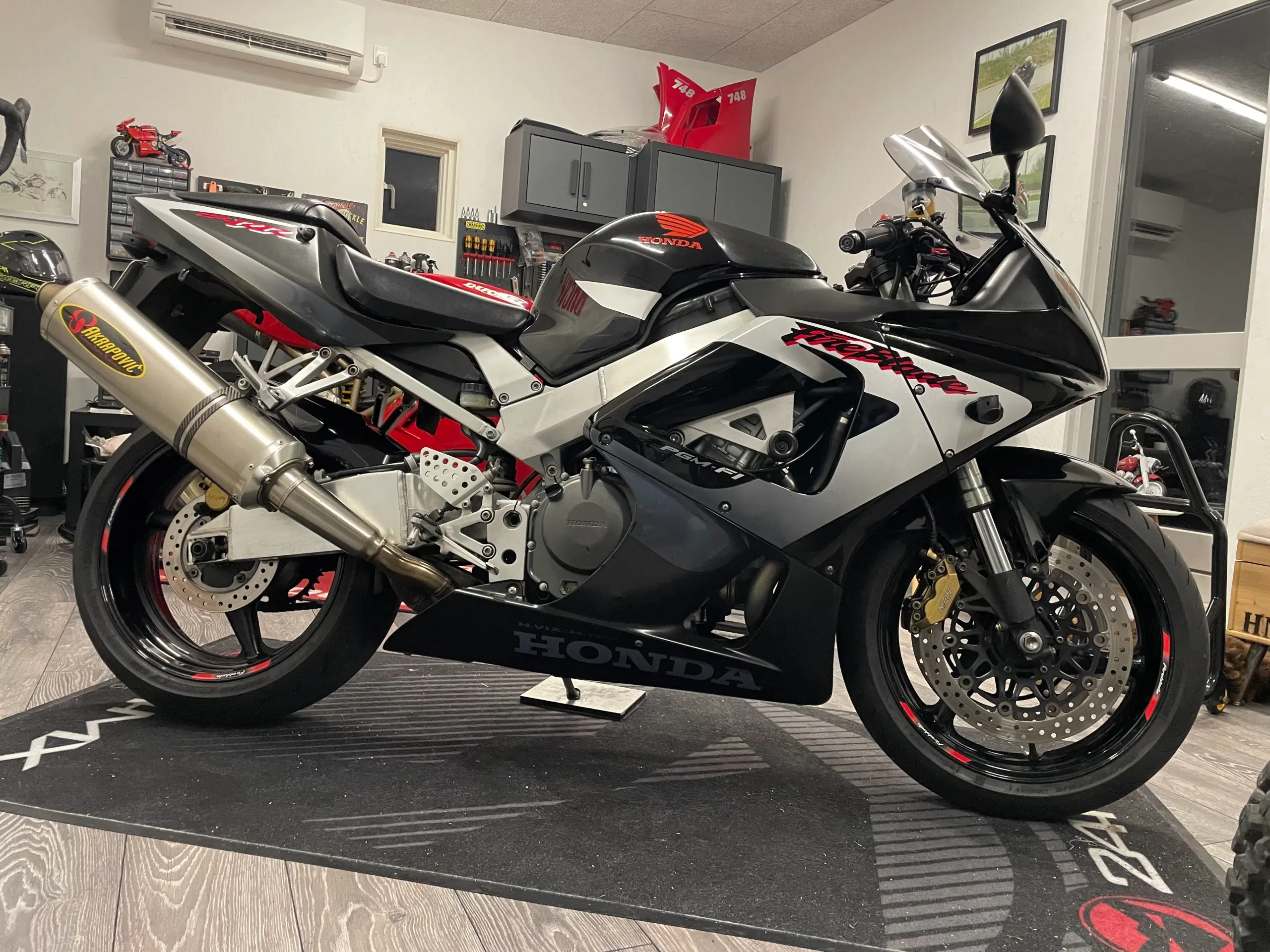 Honda CBR929RR Fireblade