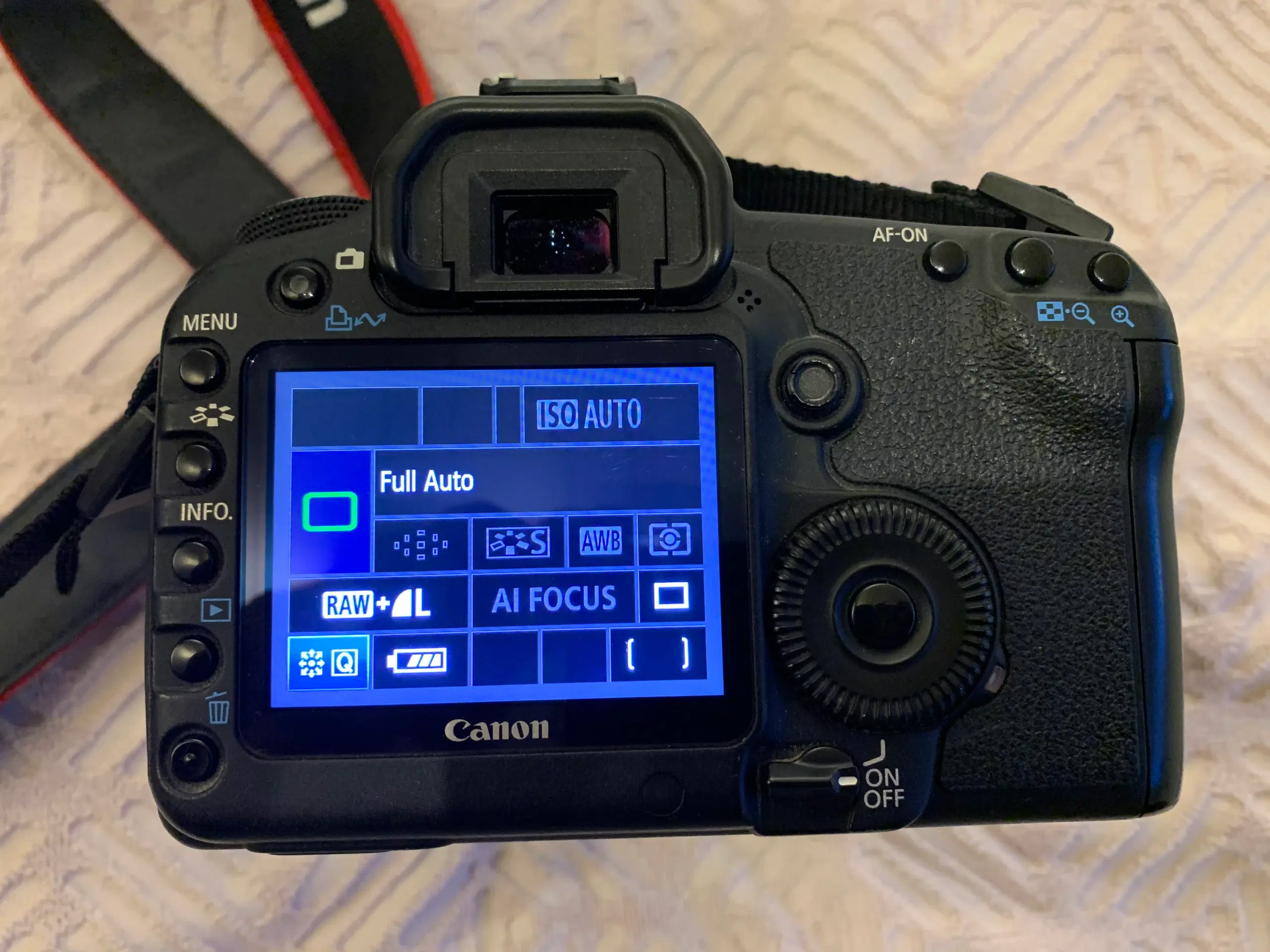 Canon D5 Mark II som ny