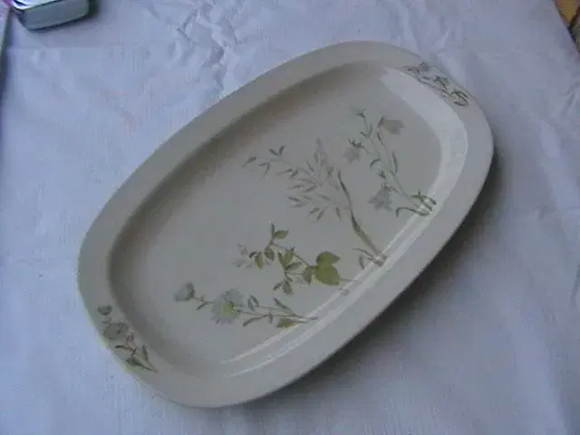 Porcelænsfad Ældre fint 65kr