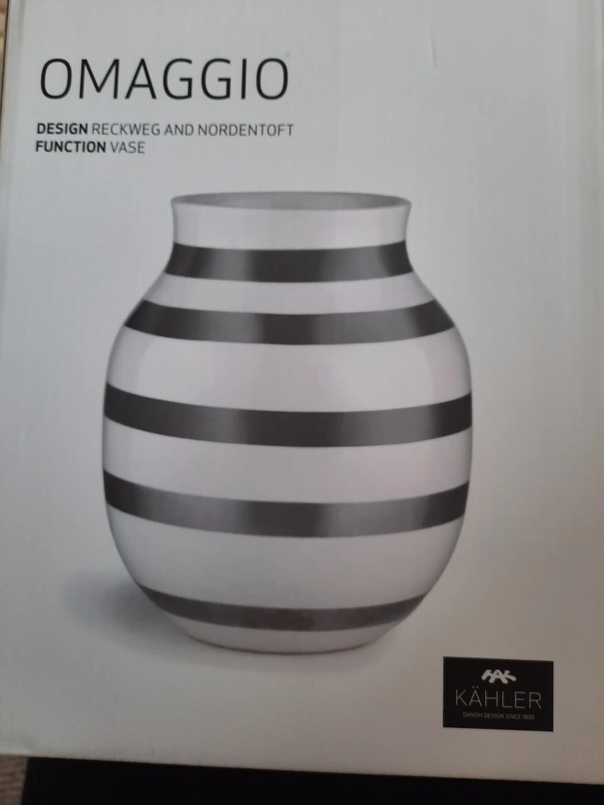 Kahler vase omaggio