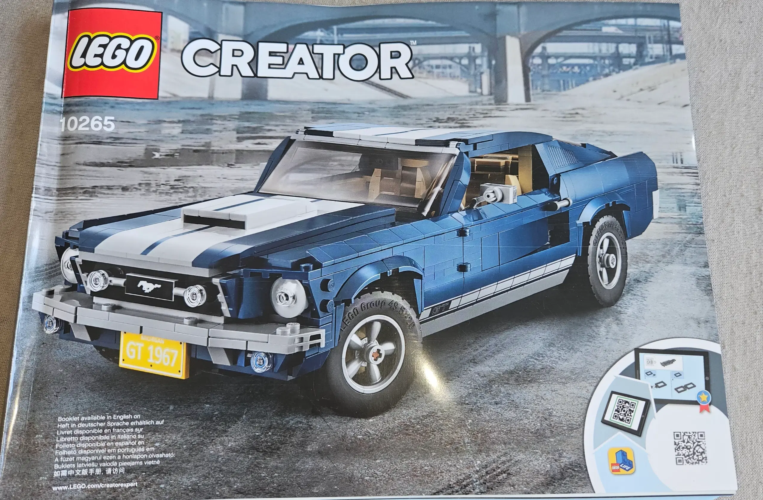 Lego creator model 10265