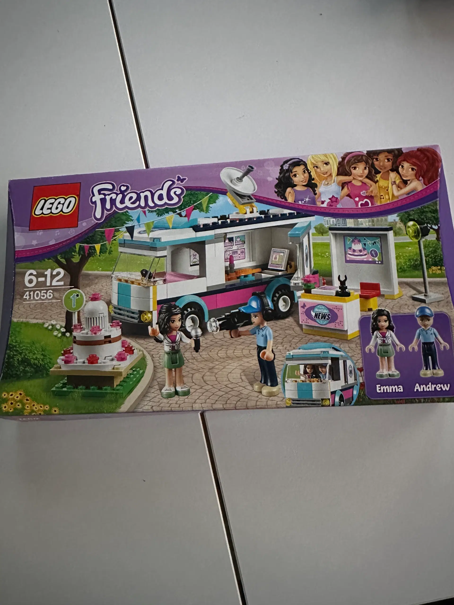 Lego friends 41056 “Heartlake news van”