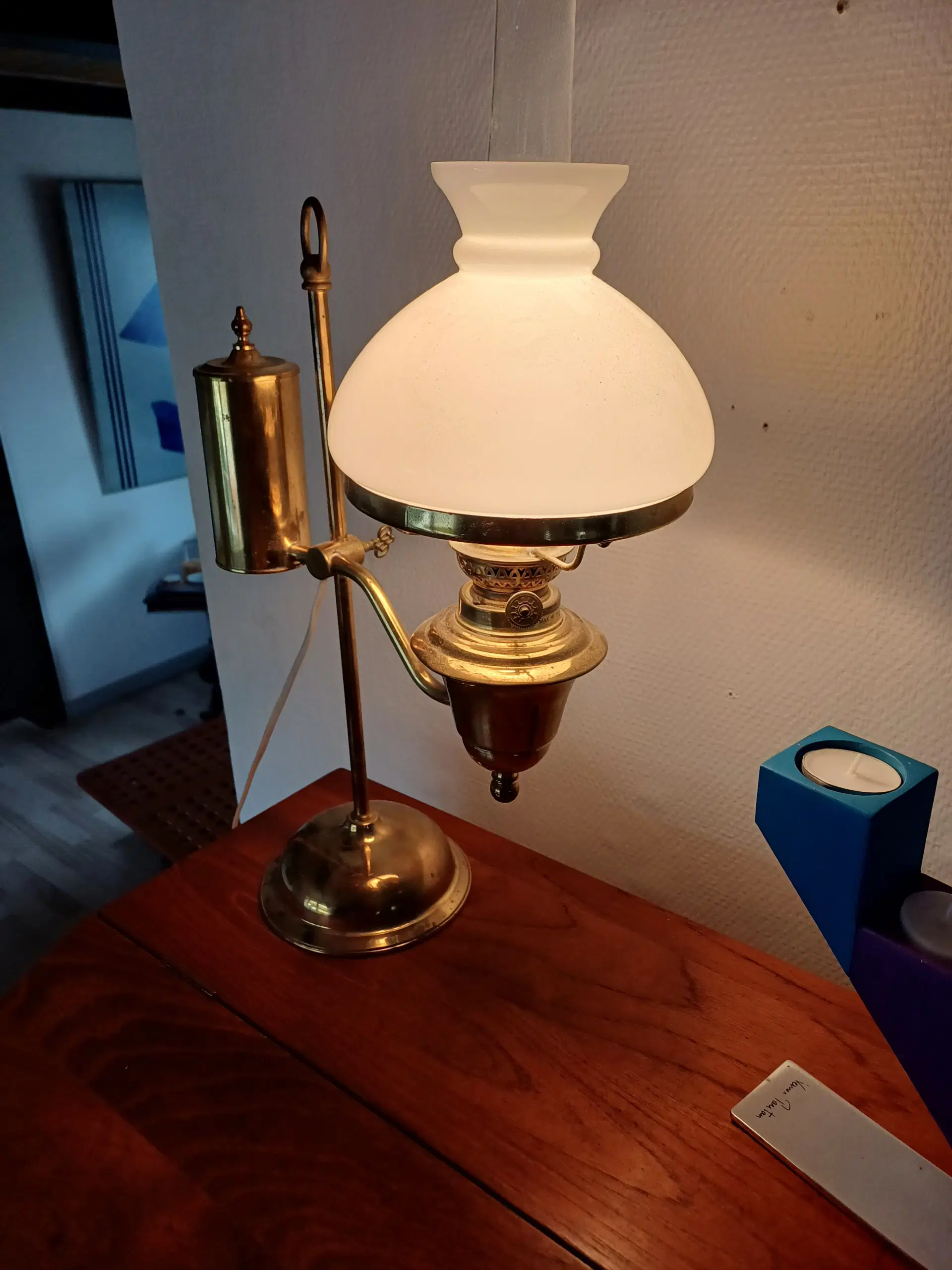 Flot og velholdt bordlampe