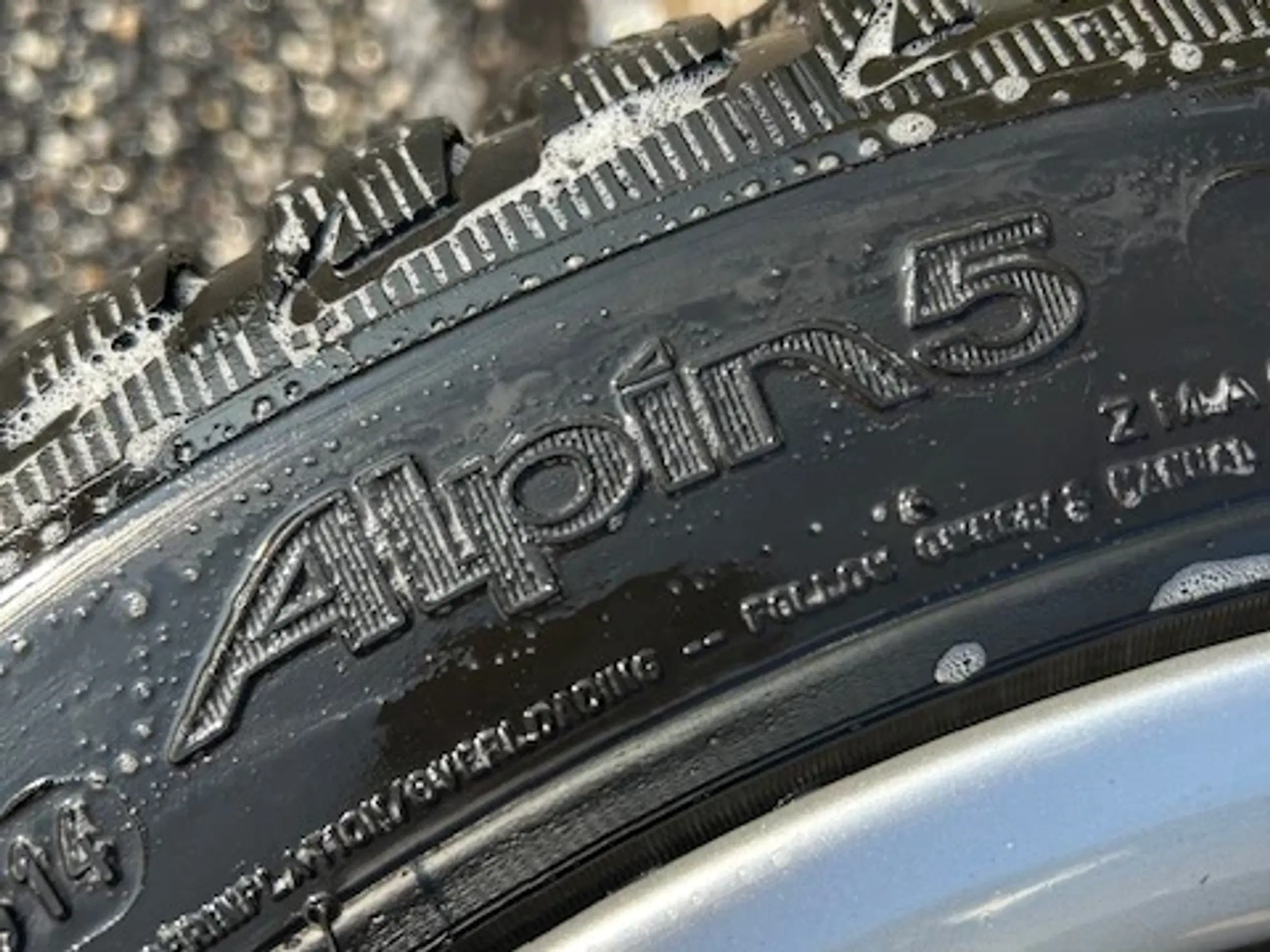 4 nye Michelin Alpin5 225/45/R17 på orig BMW alu