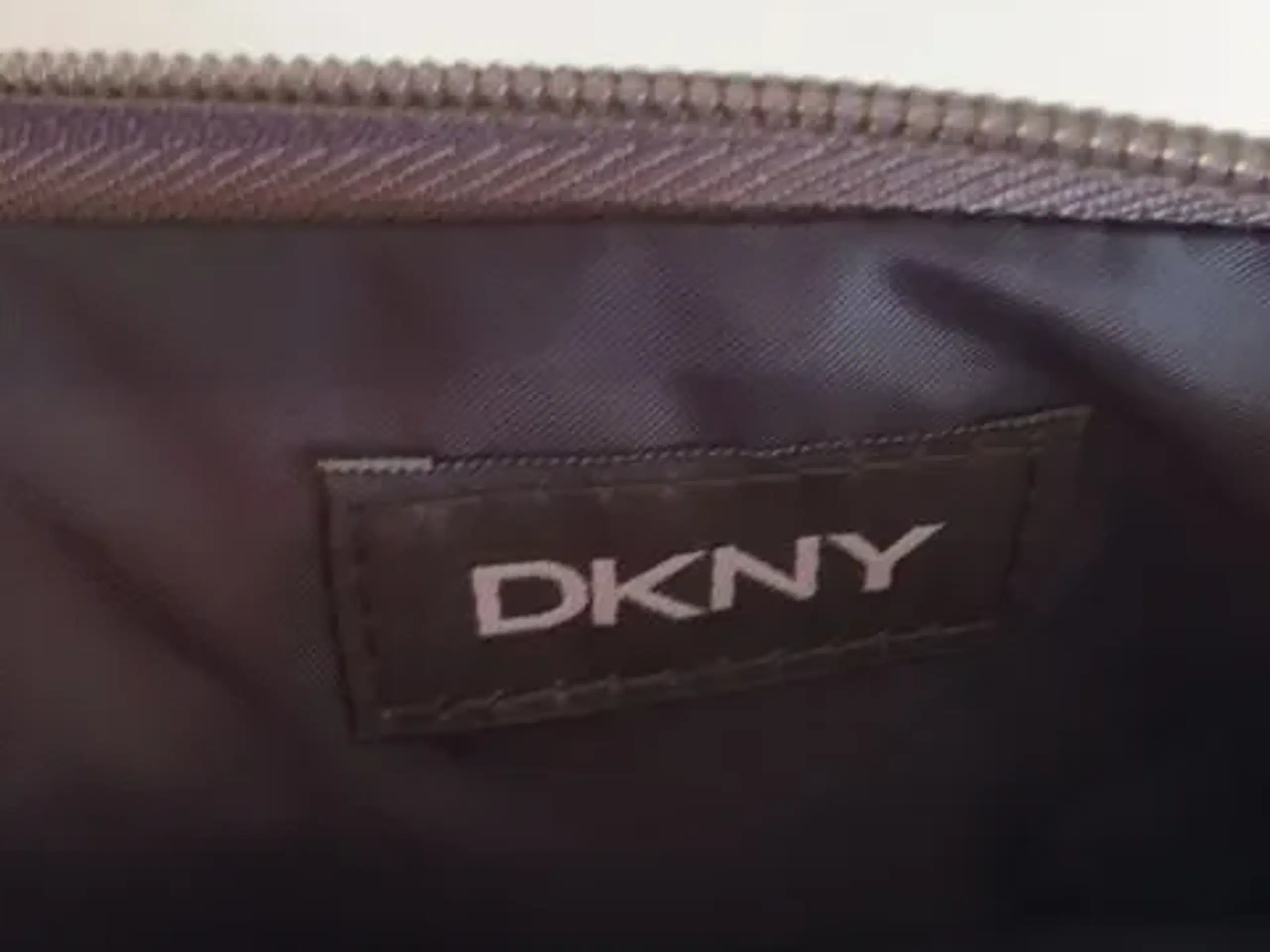 DKNY kosmetikpung