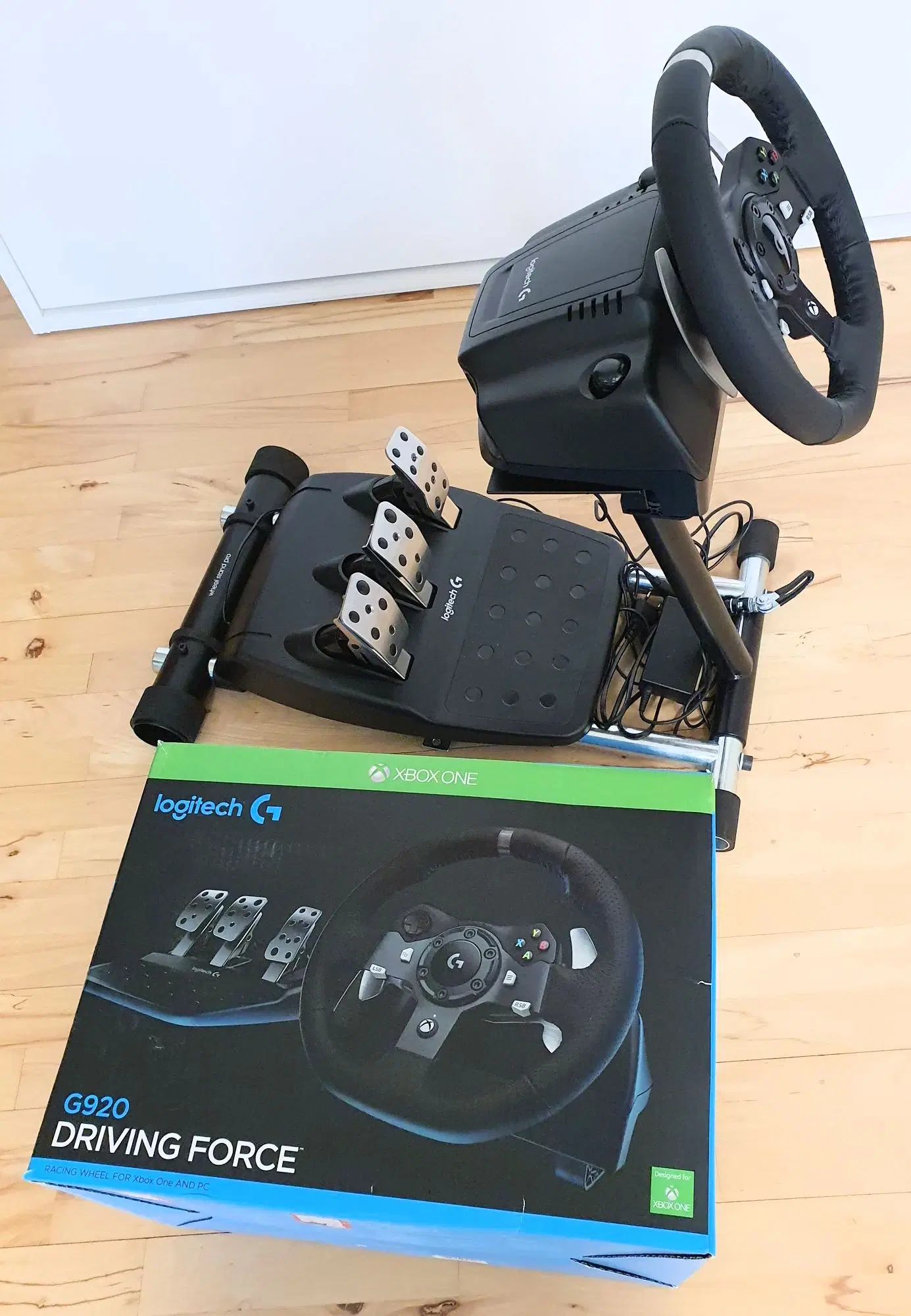 Logitech G920 med Wheel Stand Pro