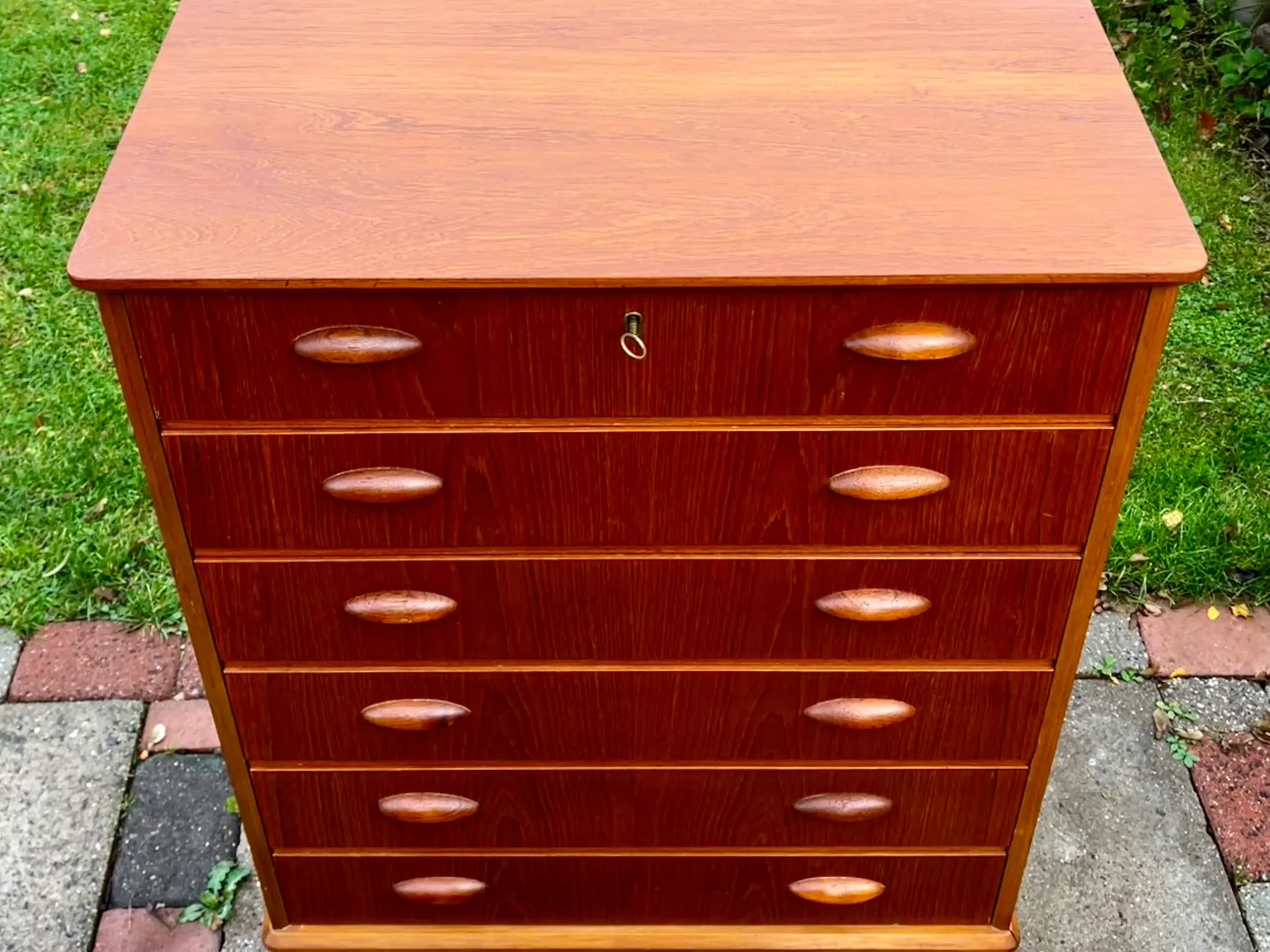 TEAK KOMMODE