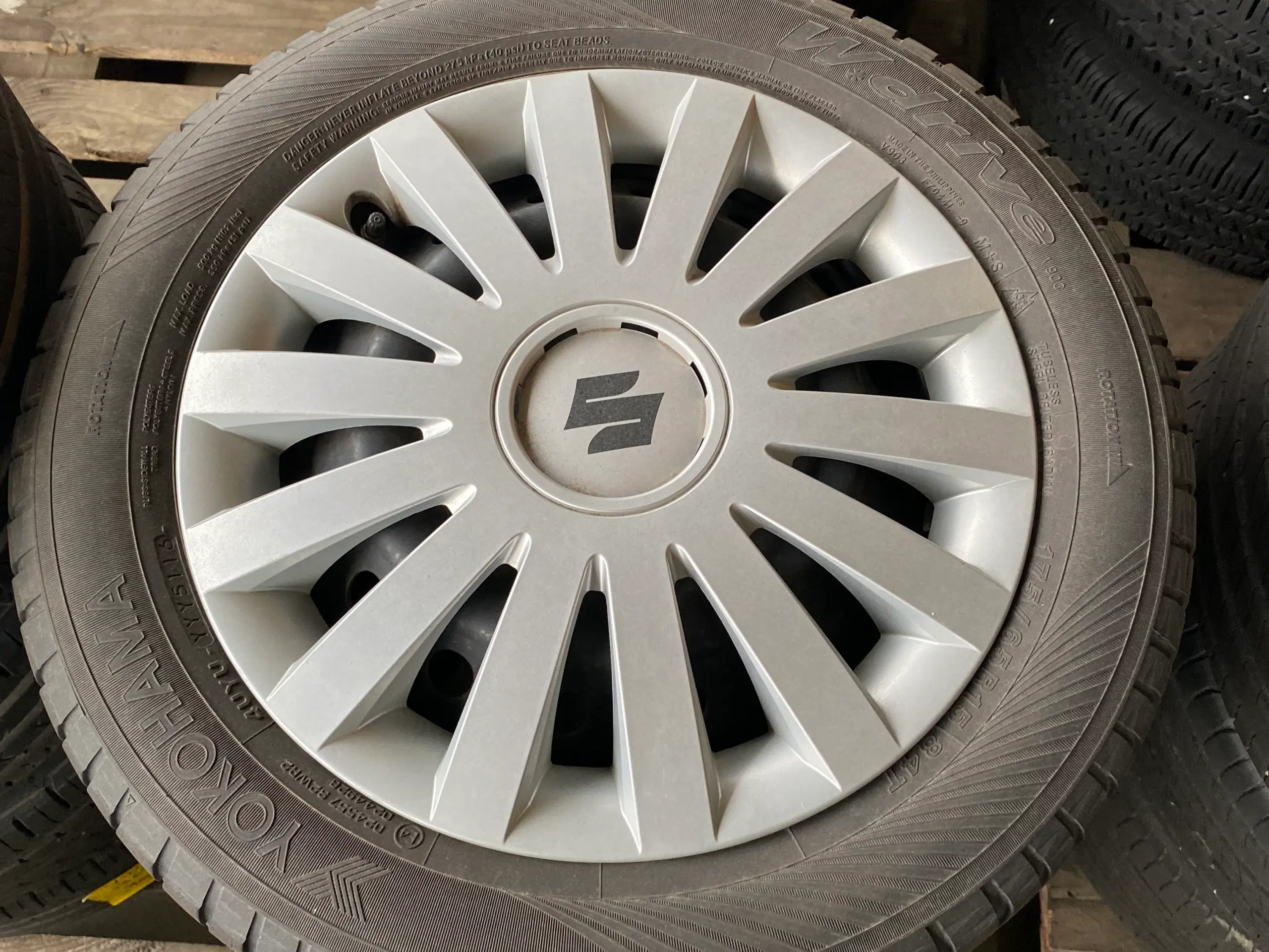 Suzuki stålfælge på vinterdæk 175/65 R15