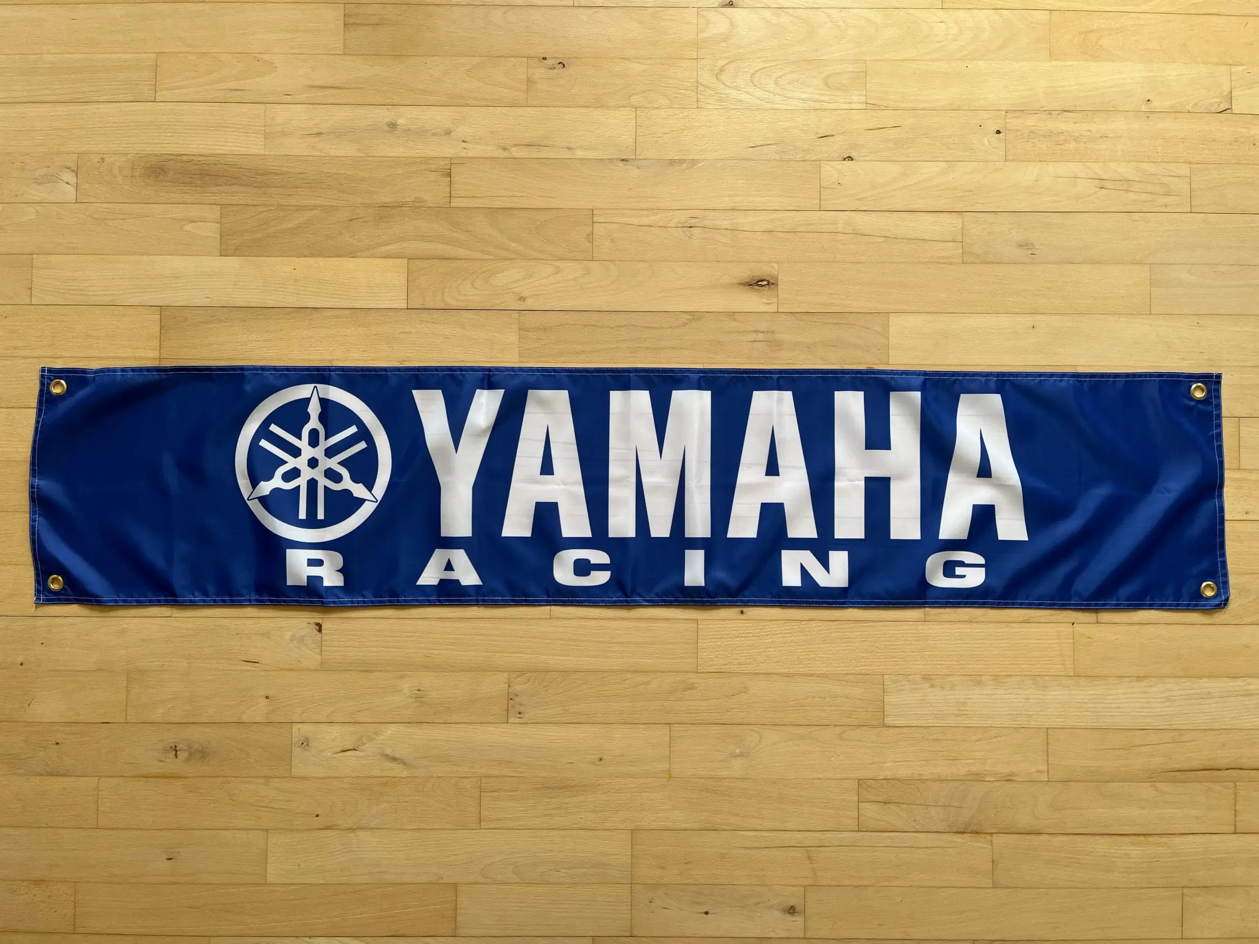 Flag med Yamaha og Yamaha Racing