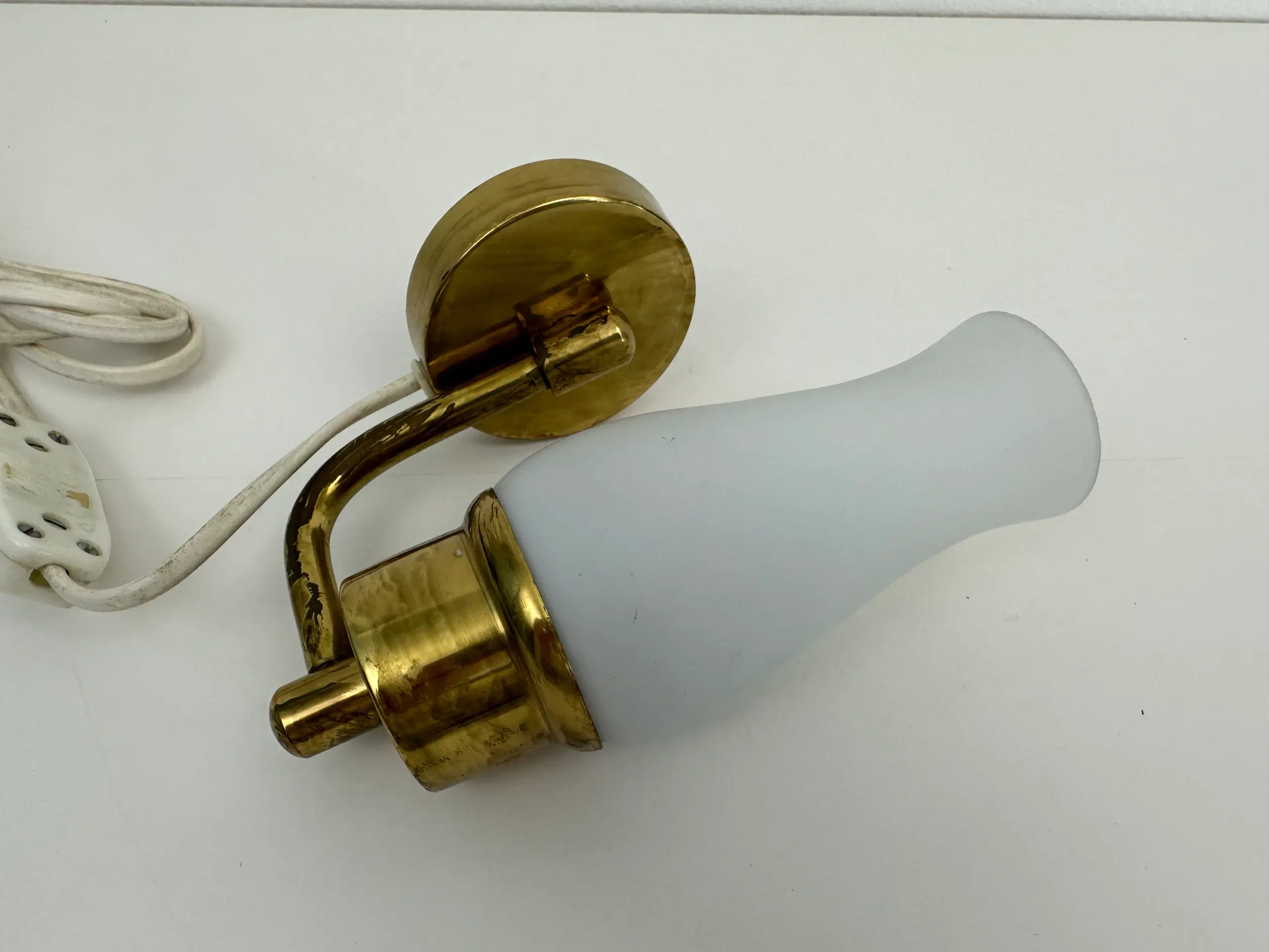 Vintage lampe i messing /opalglas