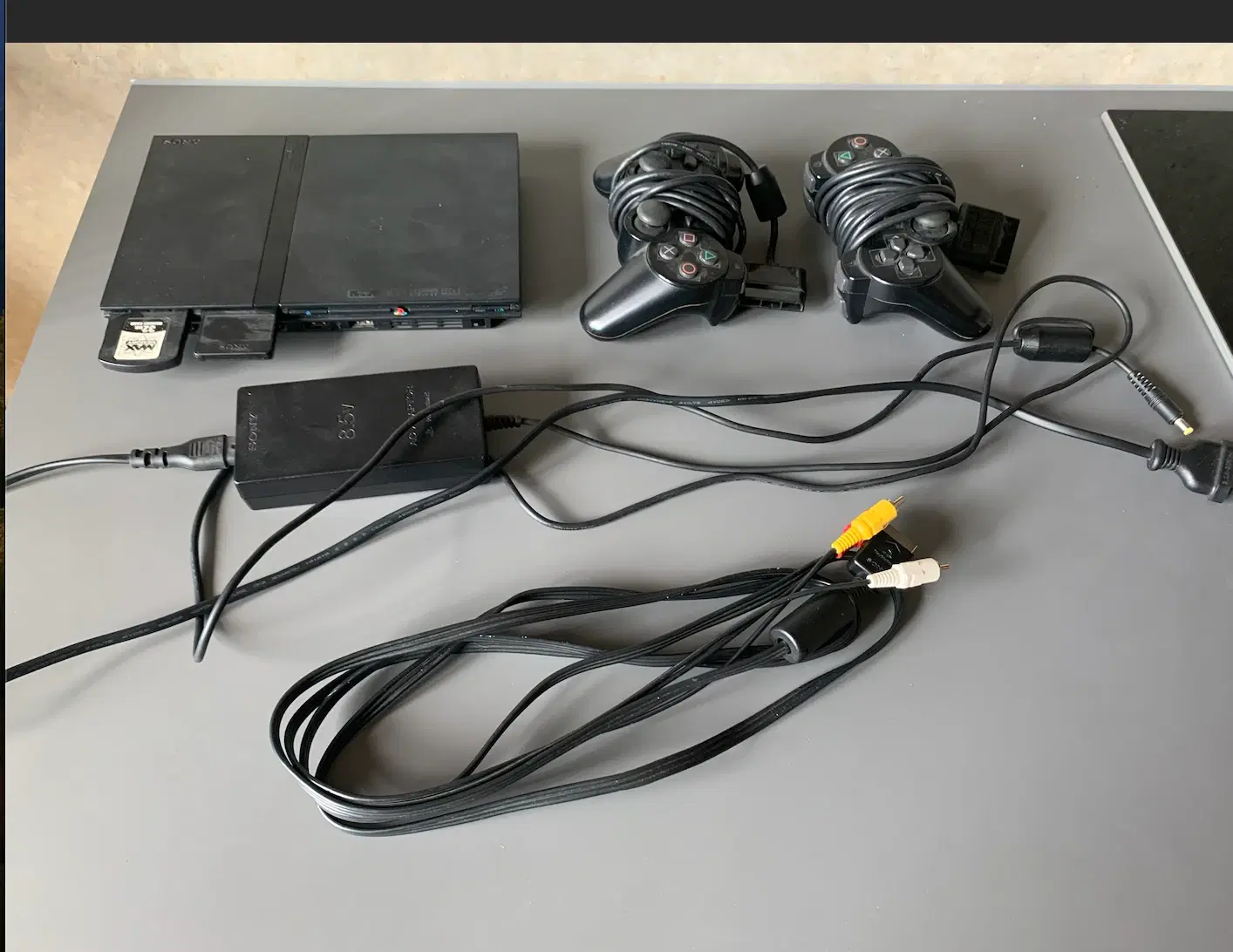 Playstation 2 mange spil medfølger