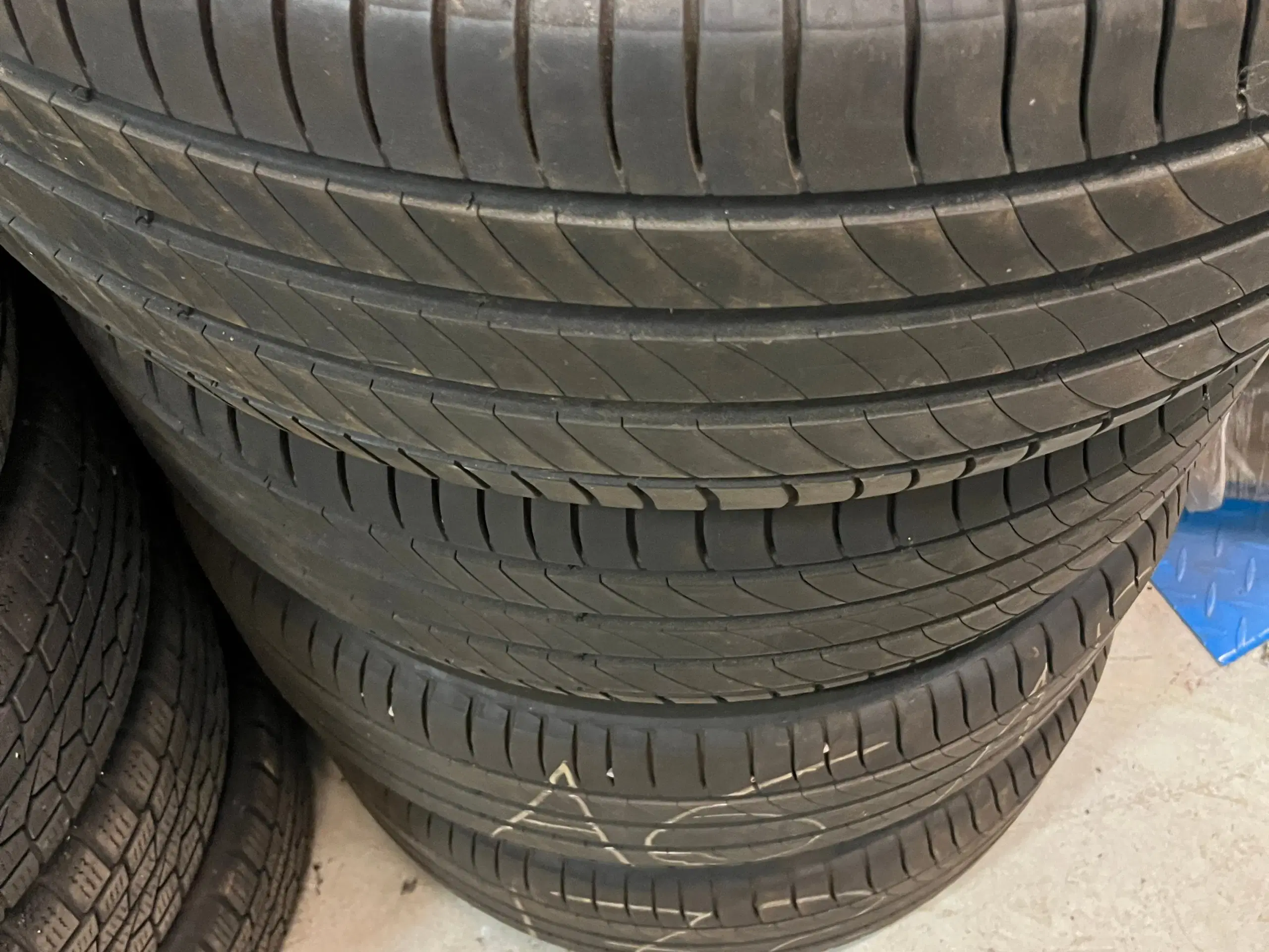 Dæk 255/55R18