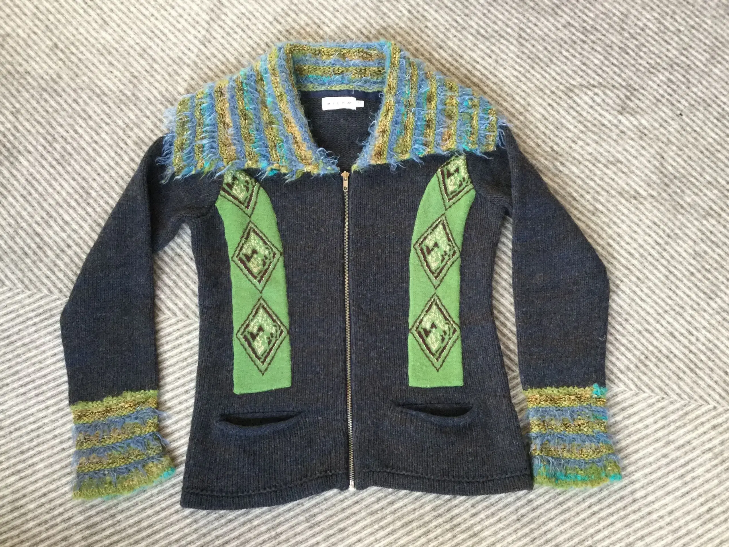 Varm uldtrøje / cardigan MICHA  65 % uld  str 40