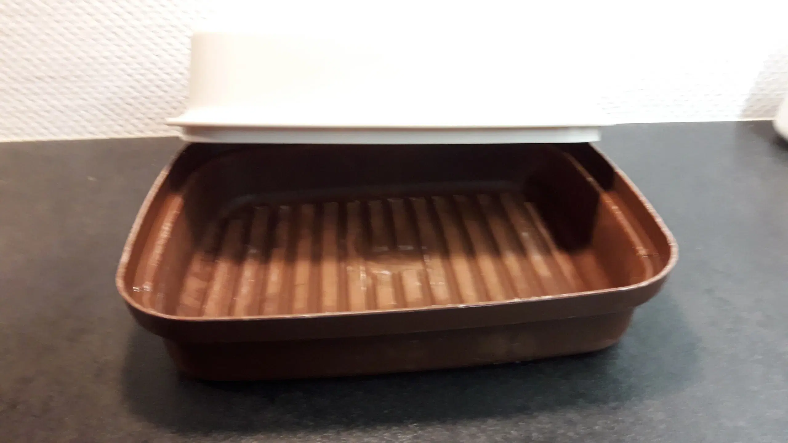 Tupperware brødbox