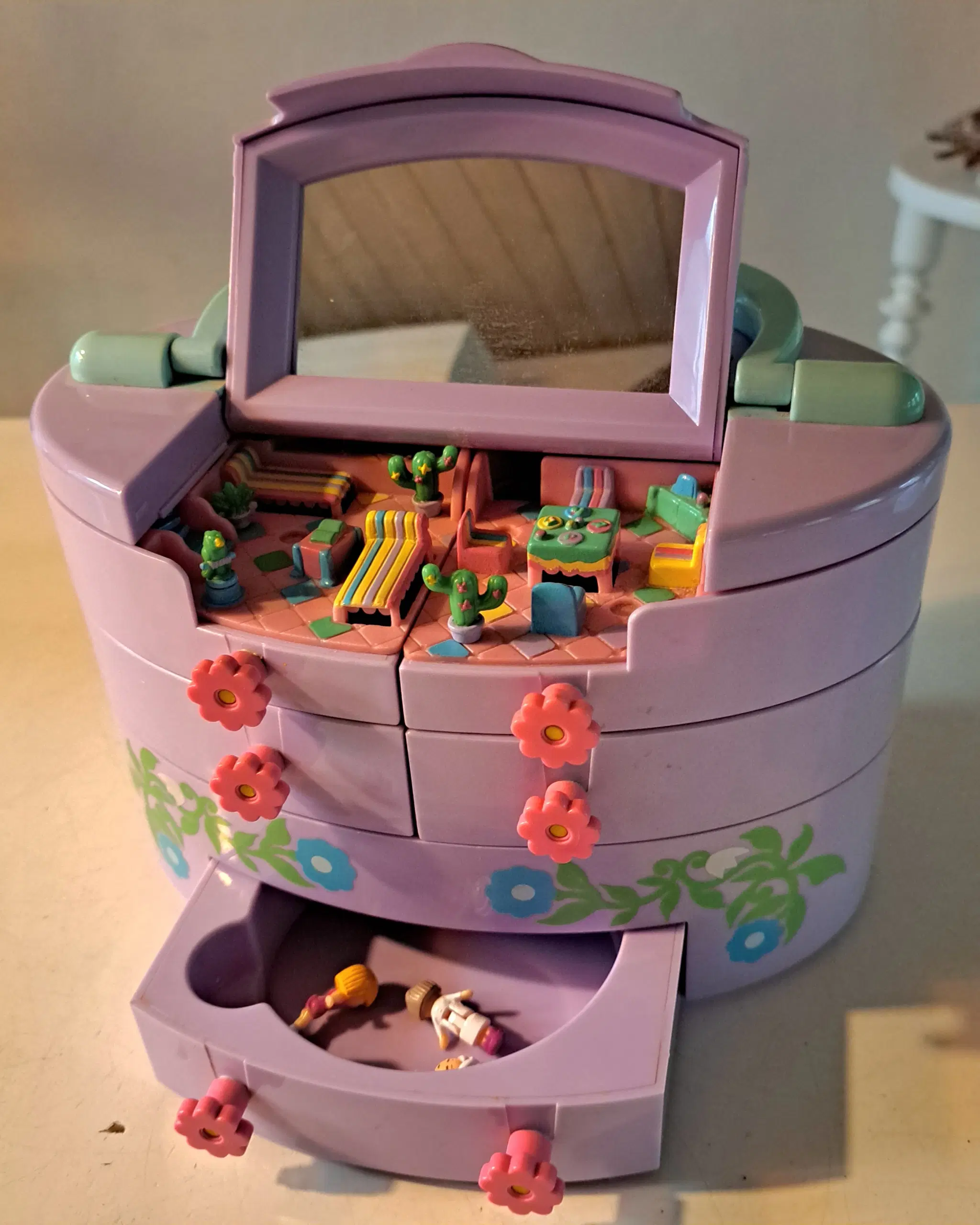 Polly Pocket smykkeskrin sminkebord