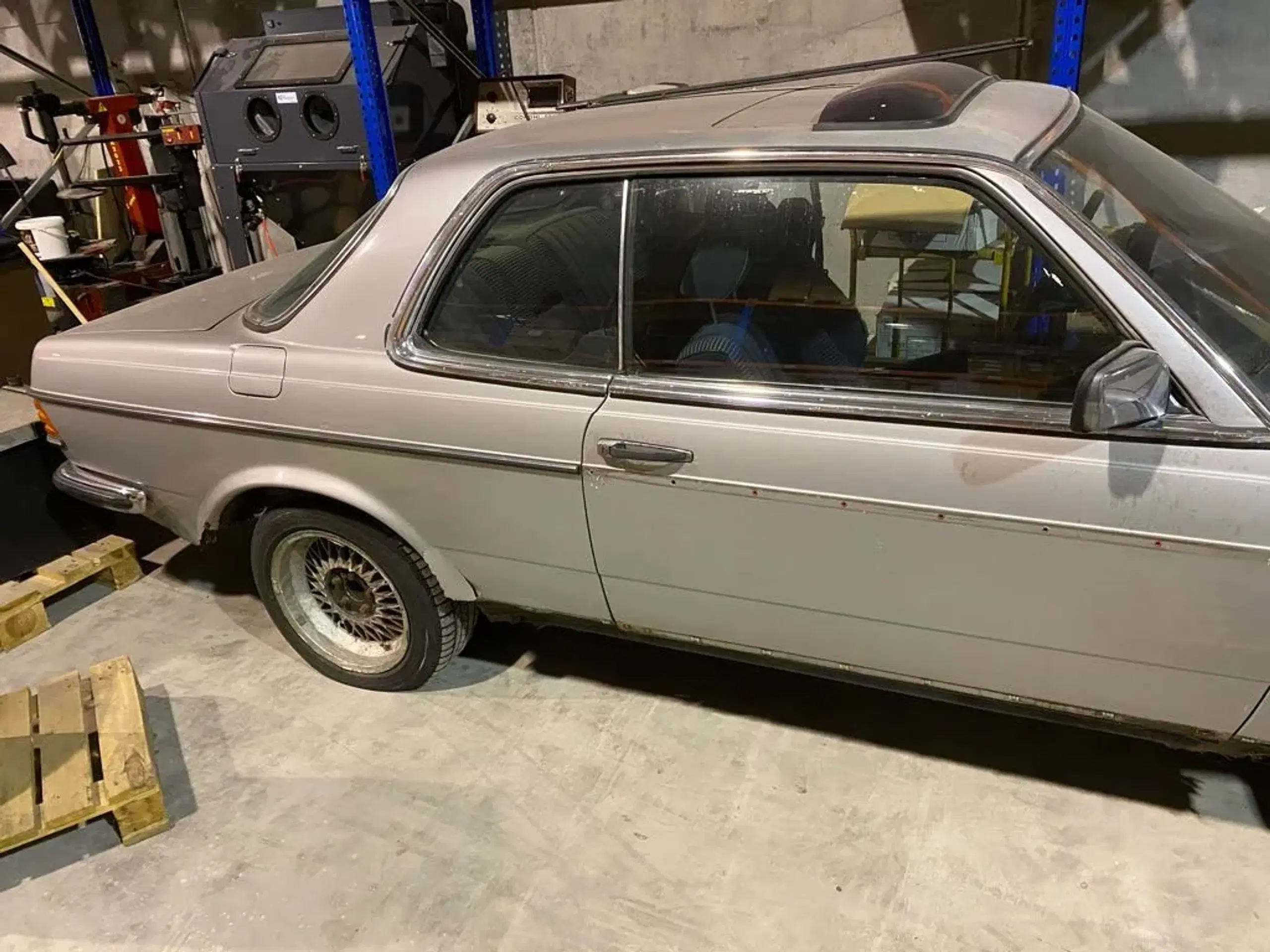 Mercedes 123 28 coupe