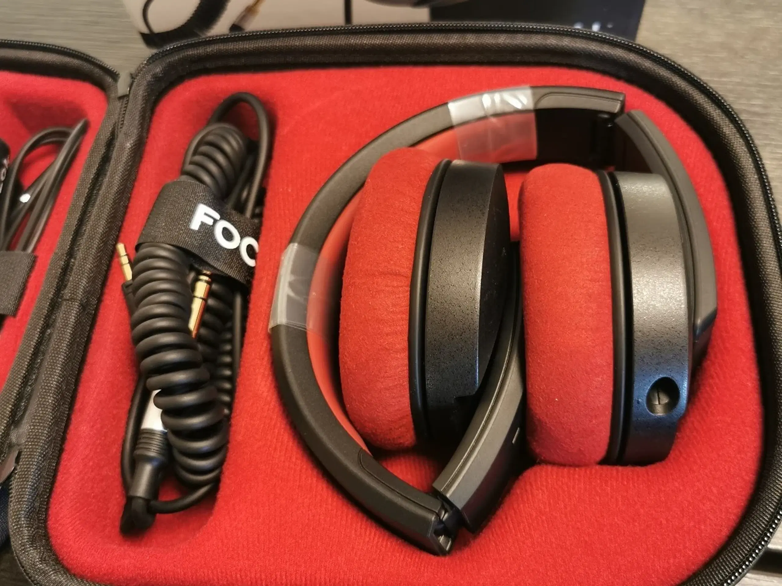 Focal Listen PRO headphones - Perfekt stand