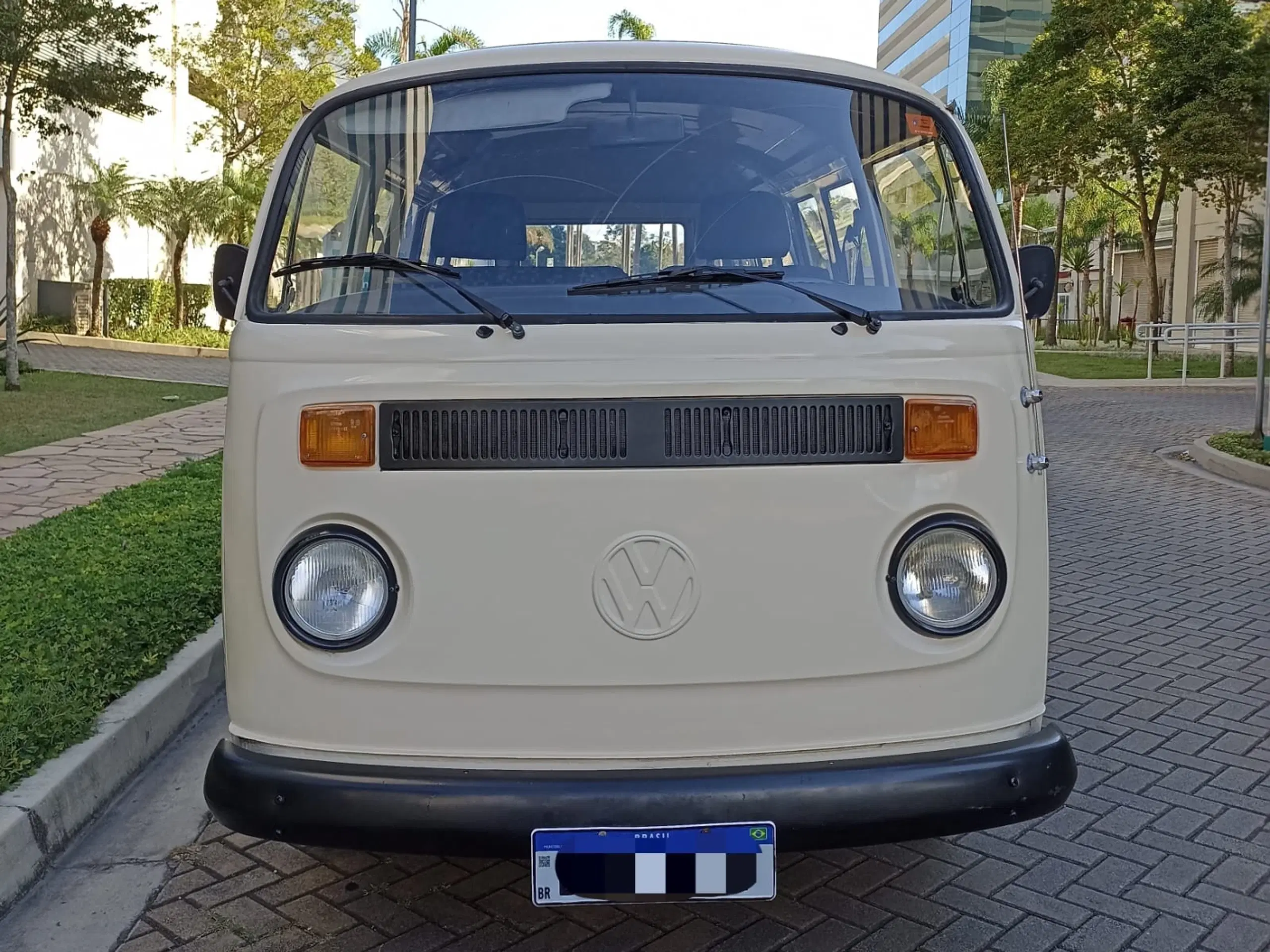 Vw T2 bus 1976 med klapdøre ideel for camper