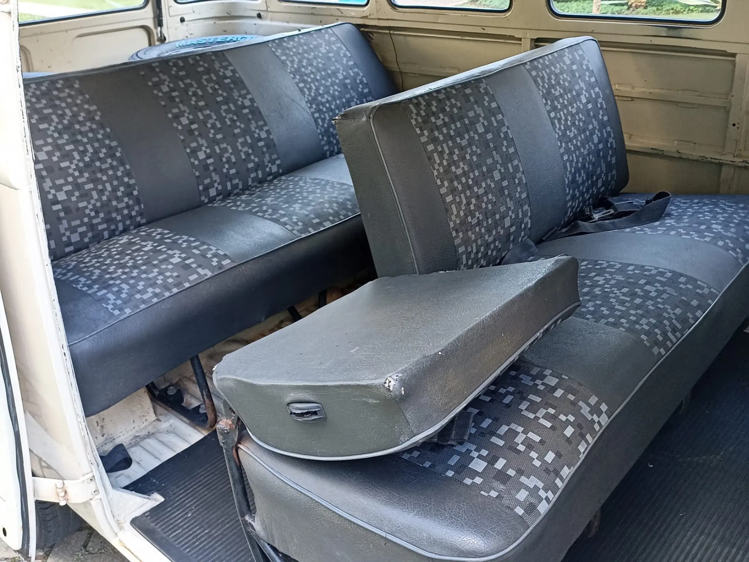 Vw T2 bus 1976 med klapdøre ideel for camper